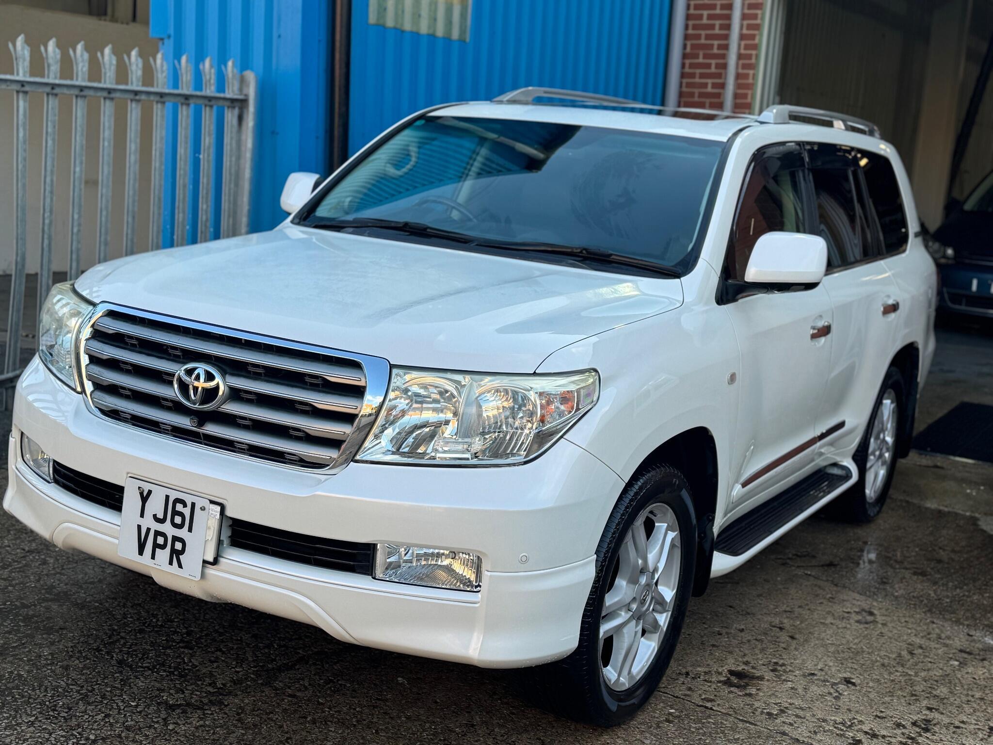 Toyota Land Cruiser - Image 10