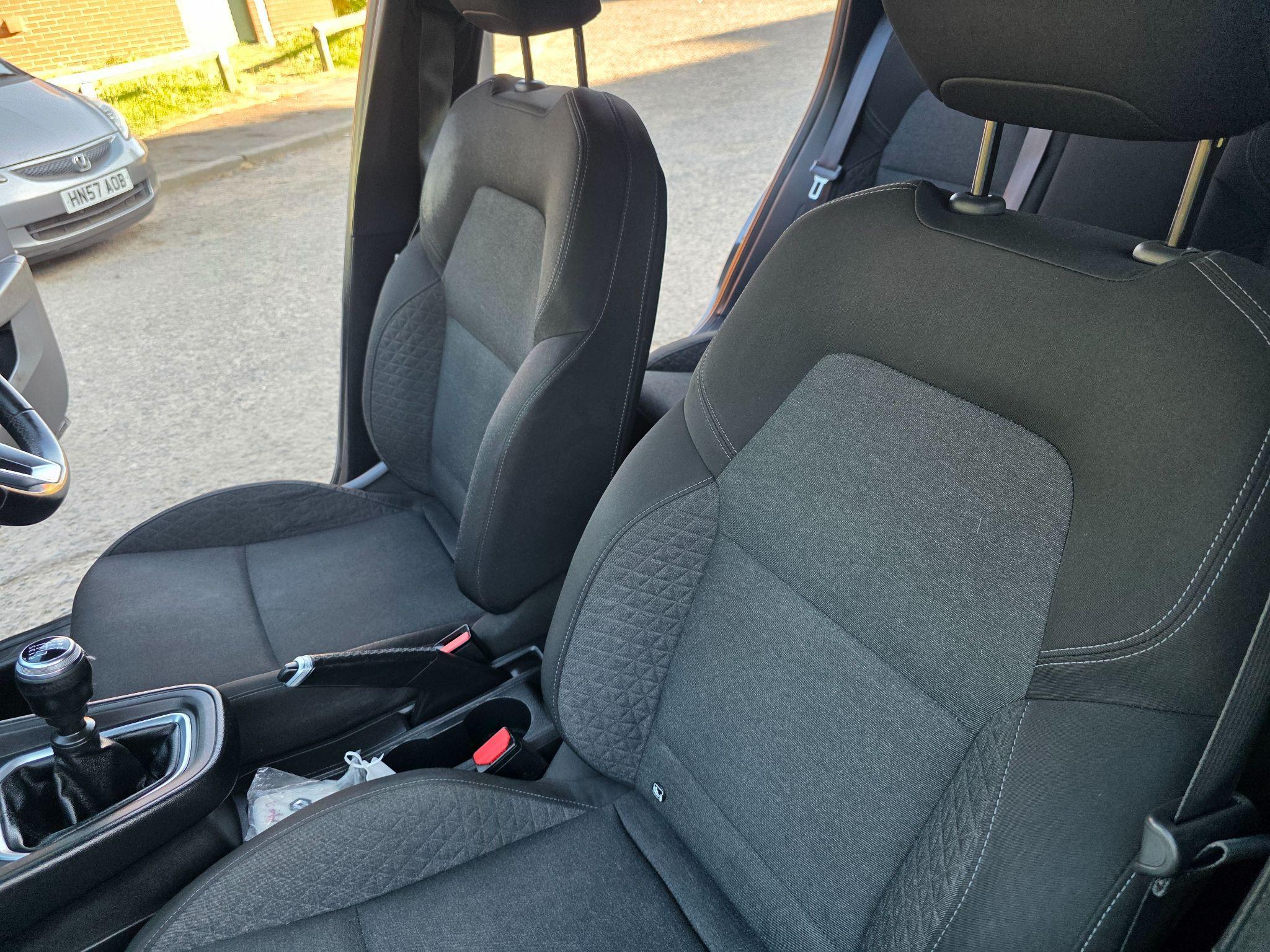 Renault Clio - Image 27