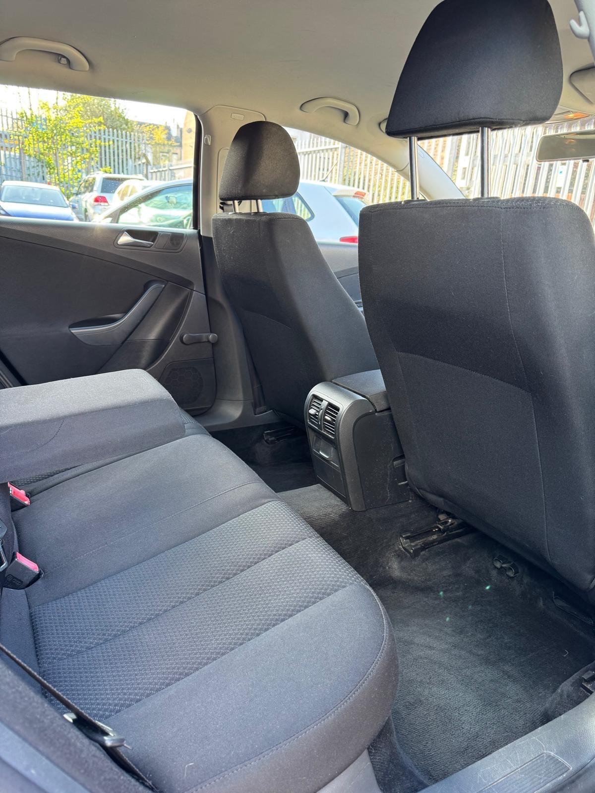 Volkswagen Passat - Image 19