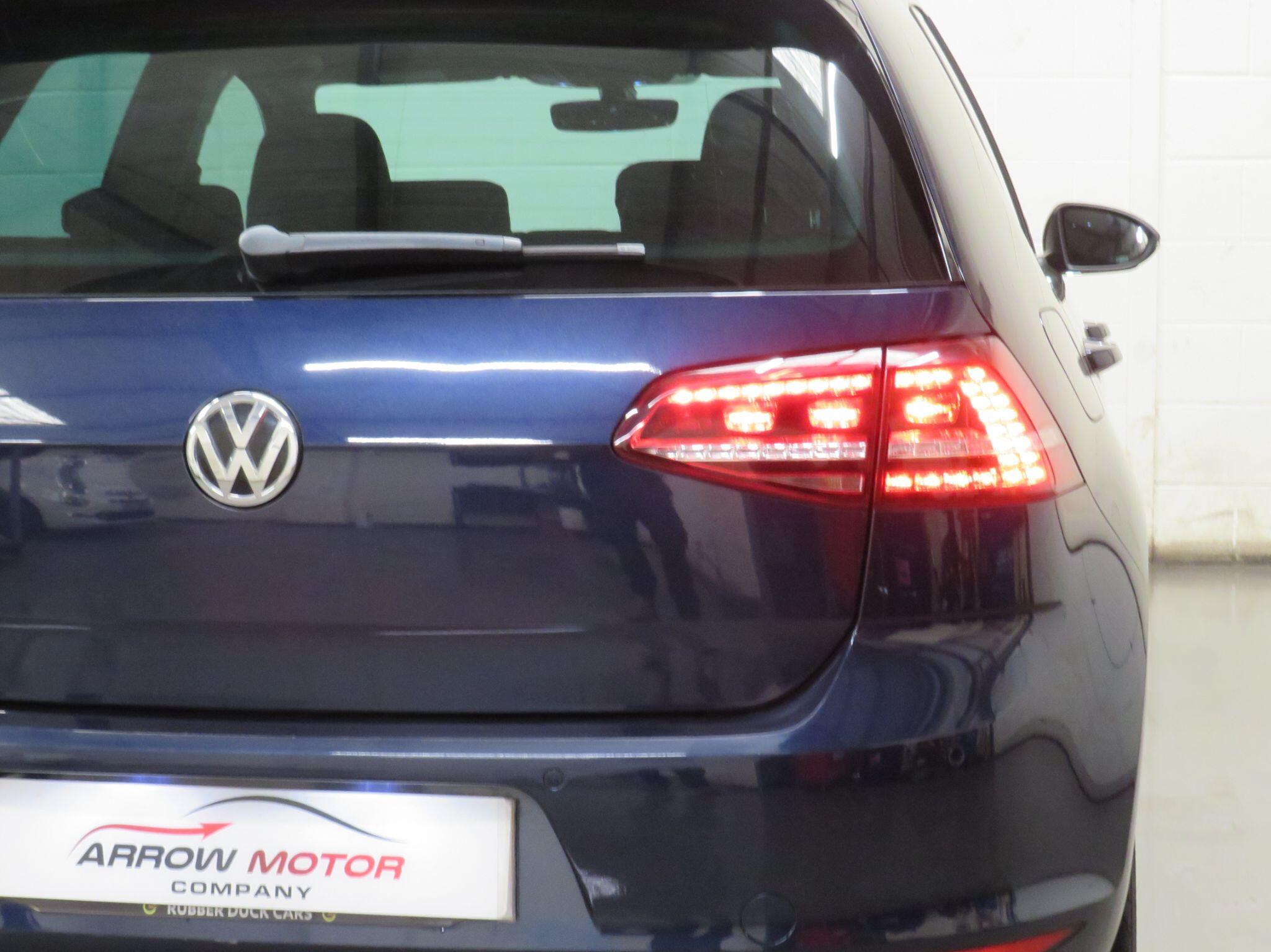 Volkswagen Golf - Image 12