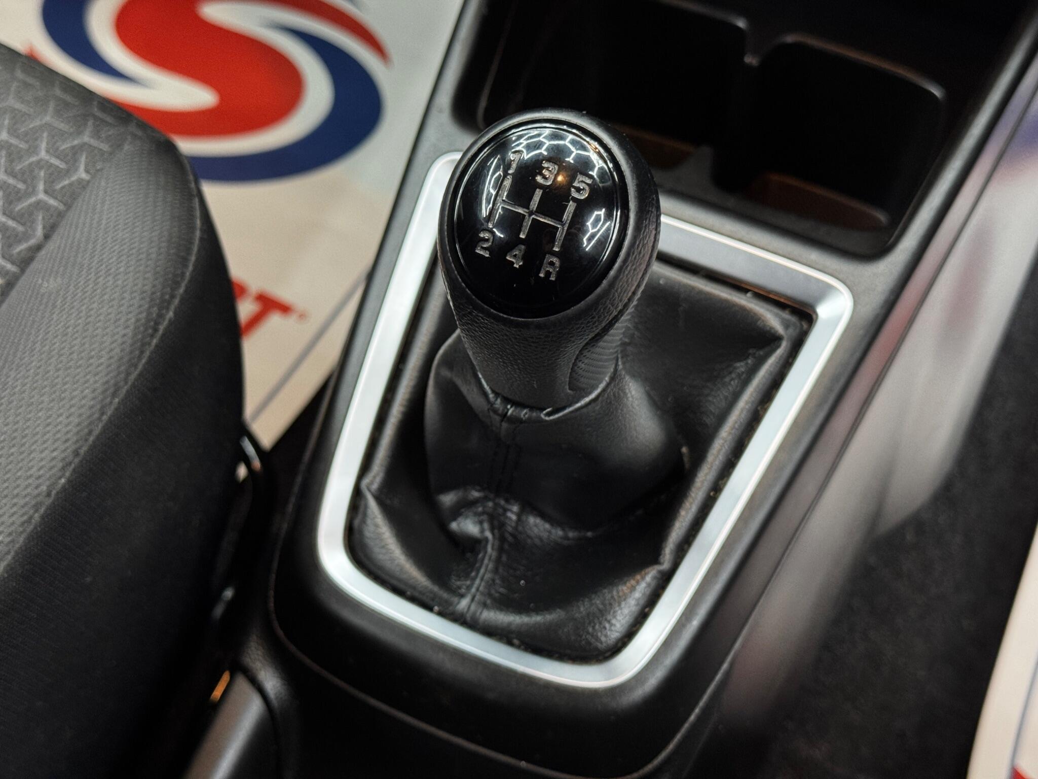 Suzuki Swift - Image 22