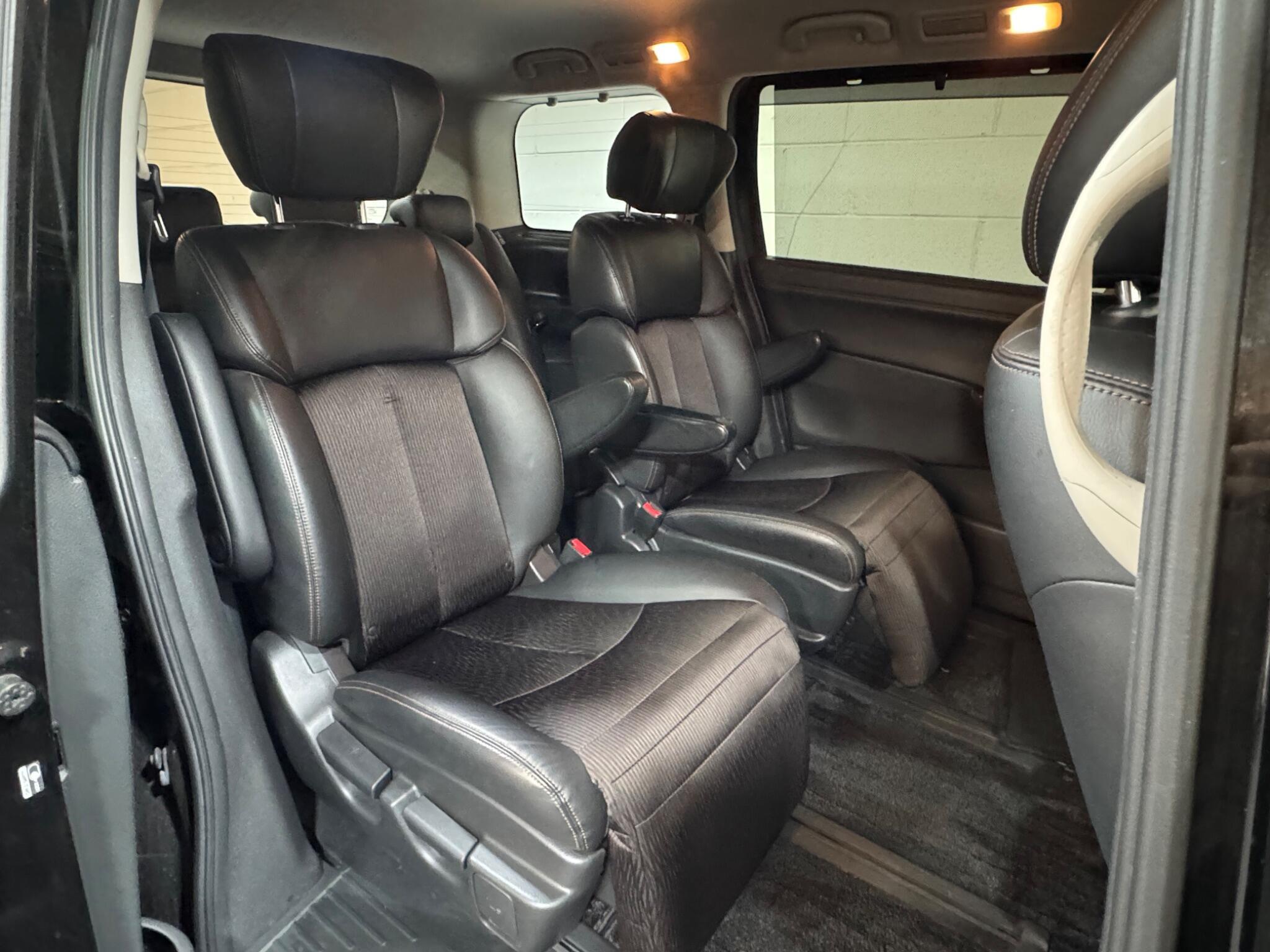 Nissan Elgrand - Image 10