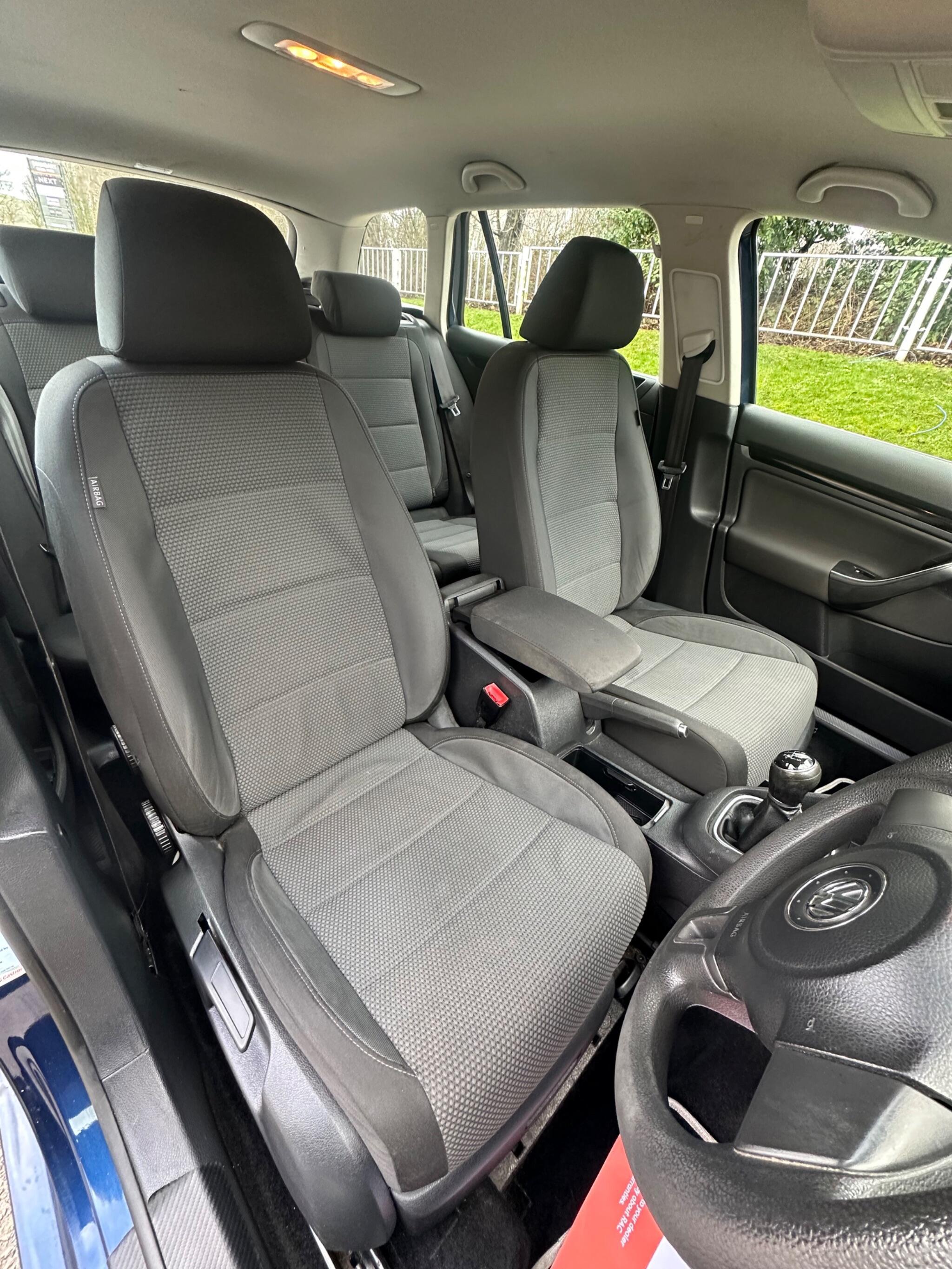 Volkswagen Golf - Image 22