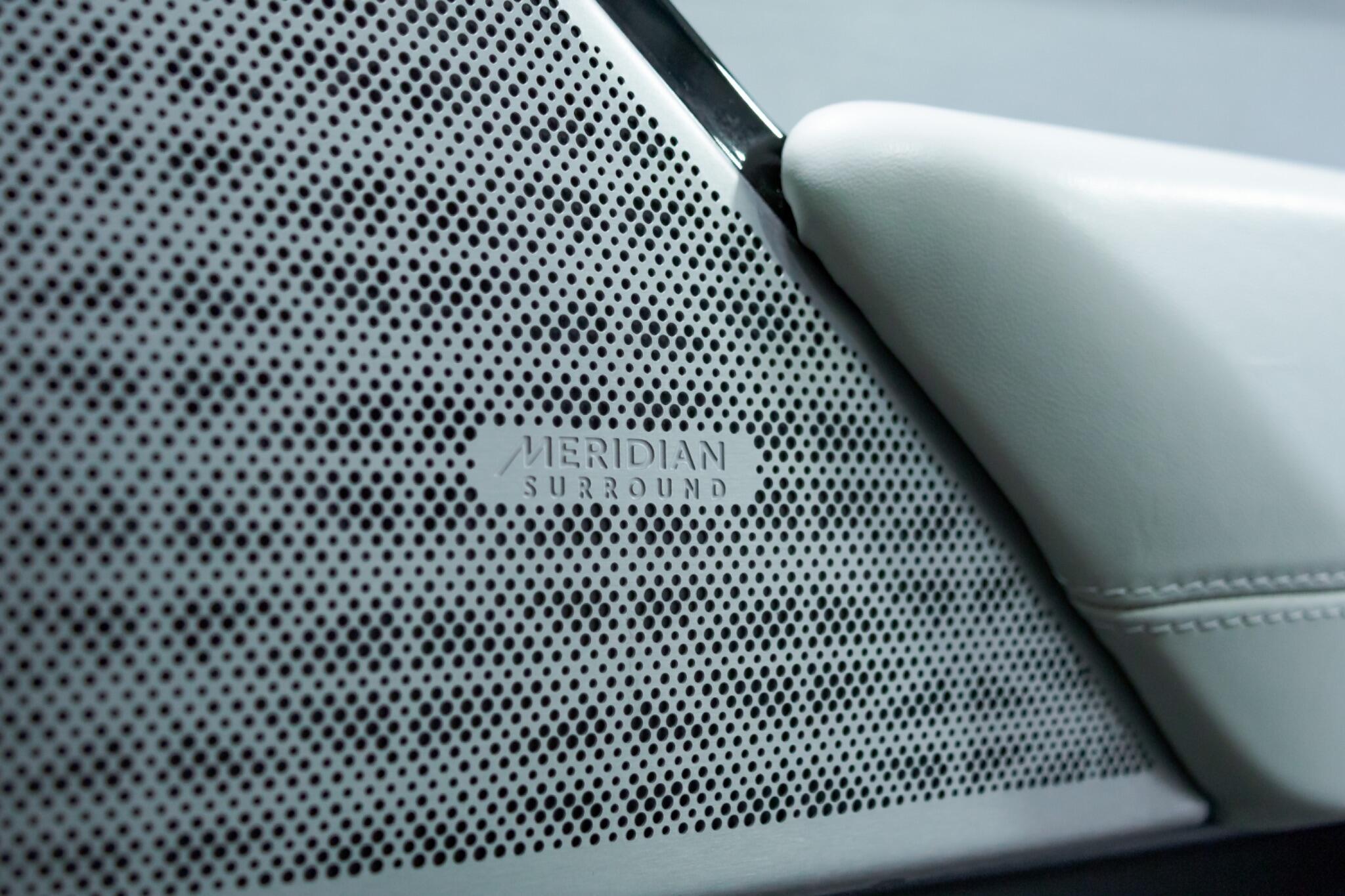 Land Rover Range Rover Velar - Image 29