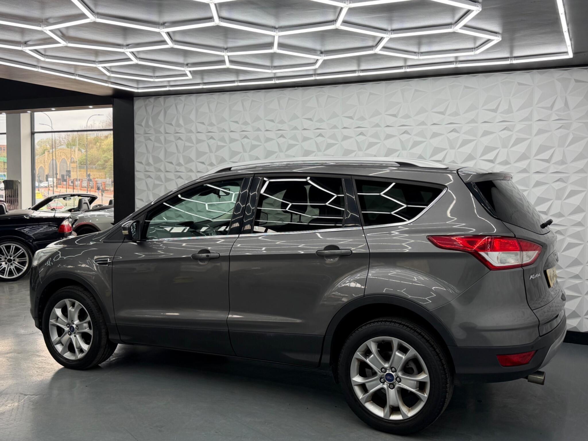 Ford Kuga - Image 7