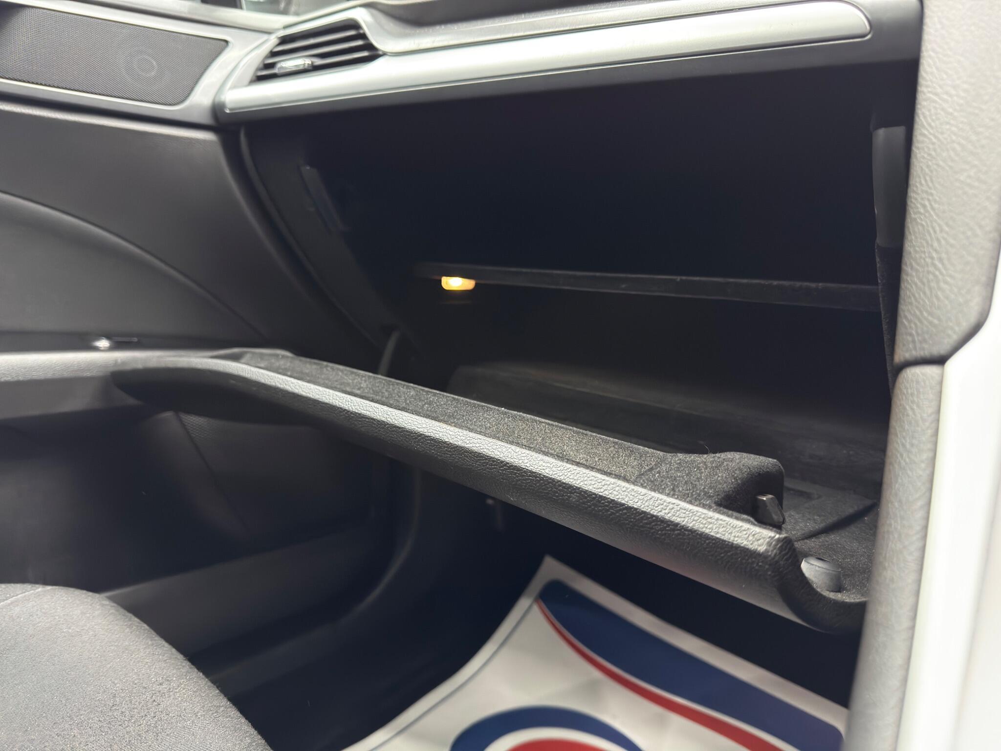 Ford Mondeo - Image 34