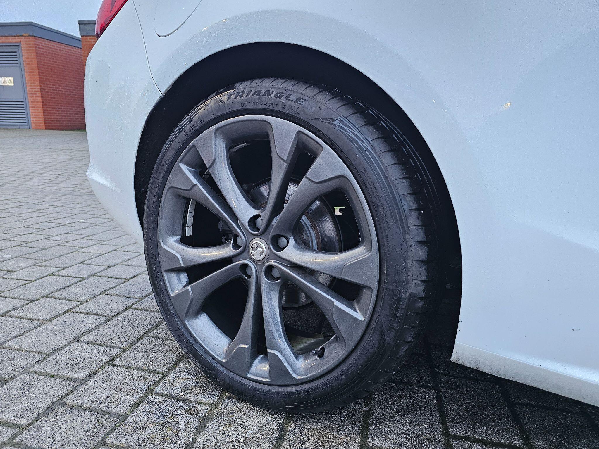 Vauxhall Cascada - Image 14