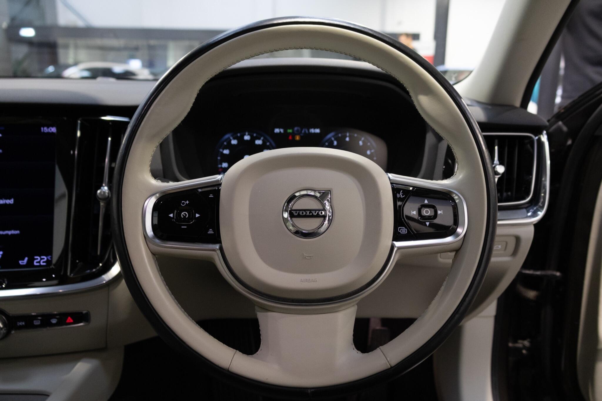 Volvo V60 CROSS COUNTRY - Image 13