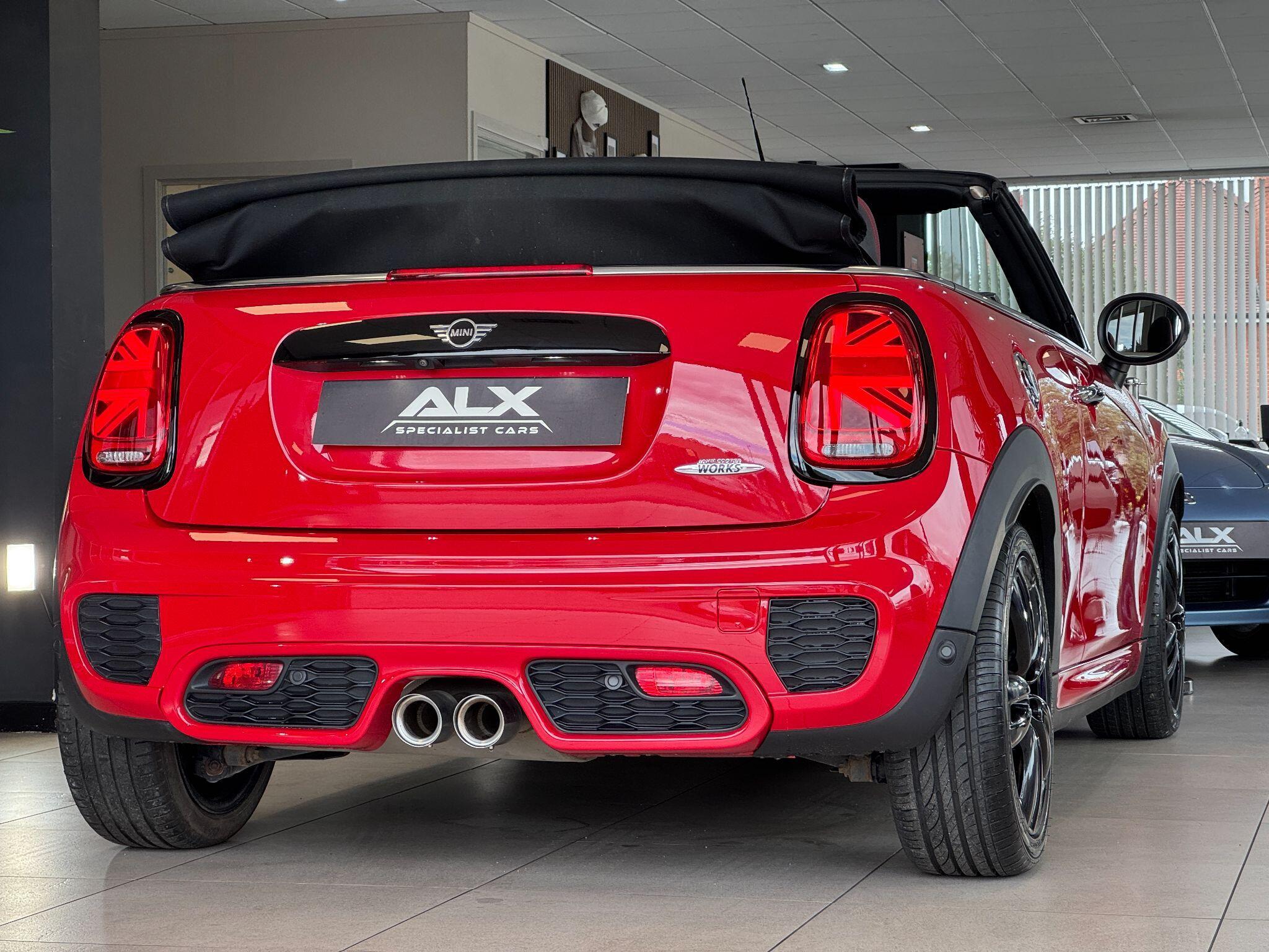 MINI Convertible - Image 17