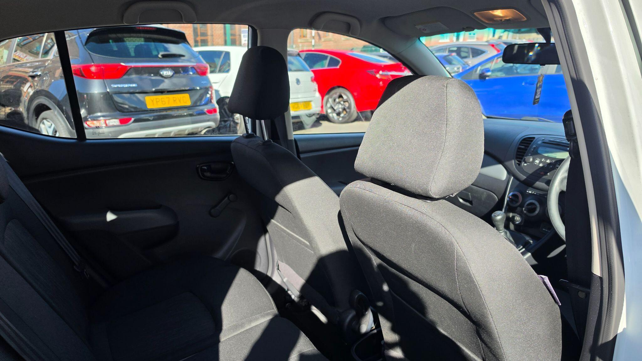 Hyundai i10 - Image 17