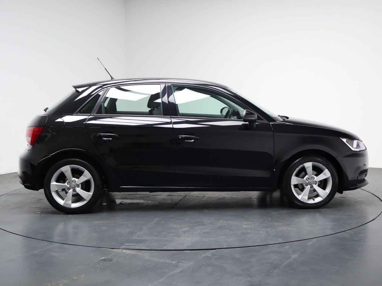 Audi A1 - Image 8
