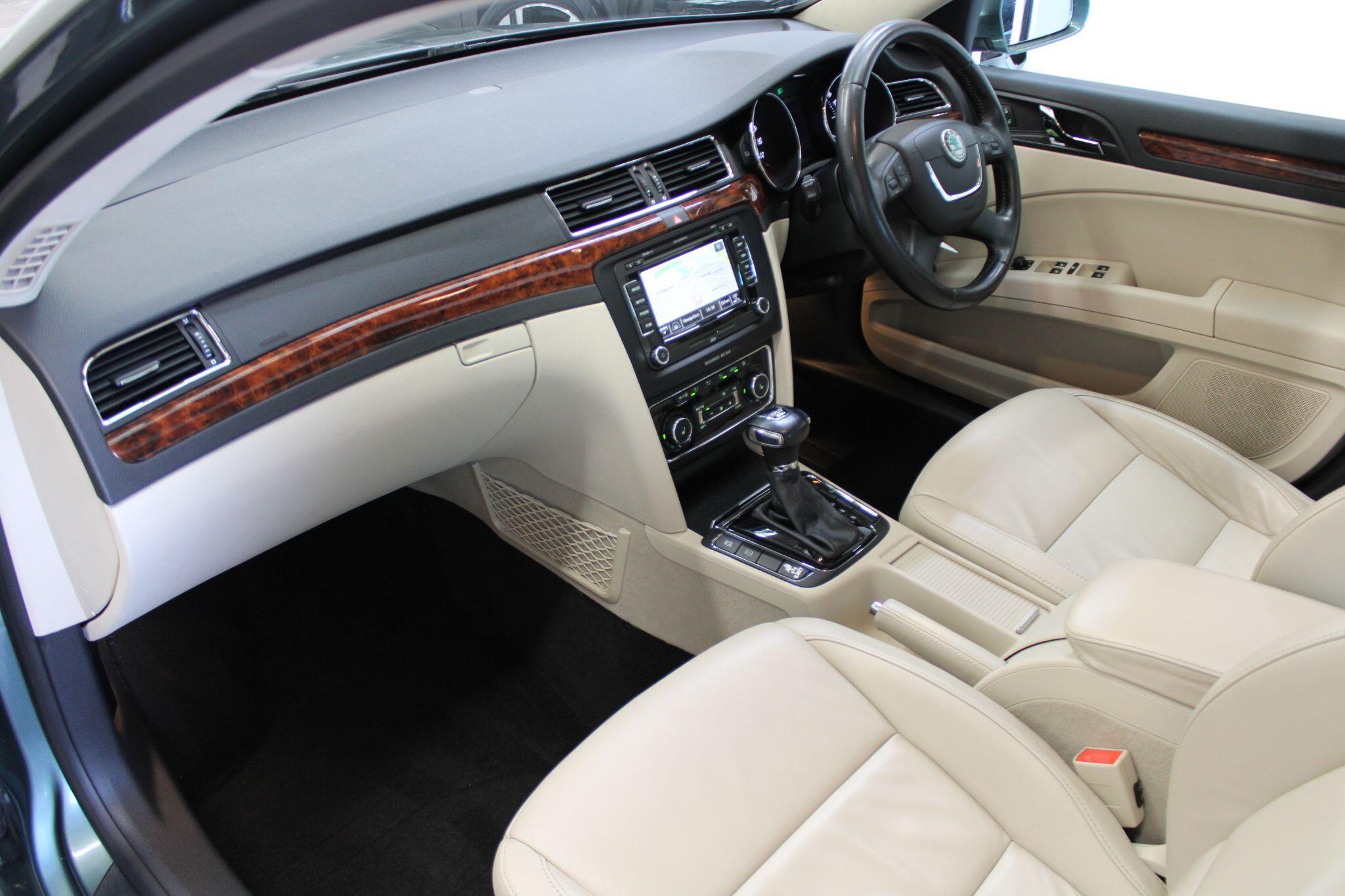 Skoda Superb - Image 2