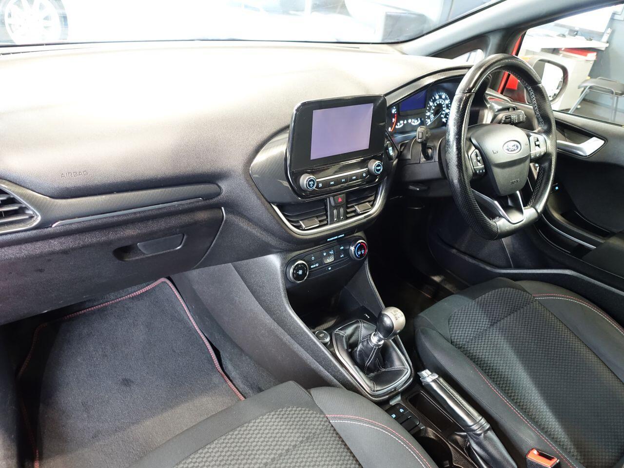 Ford Fiesta - Image 11