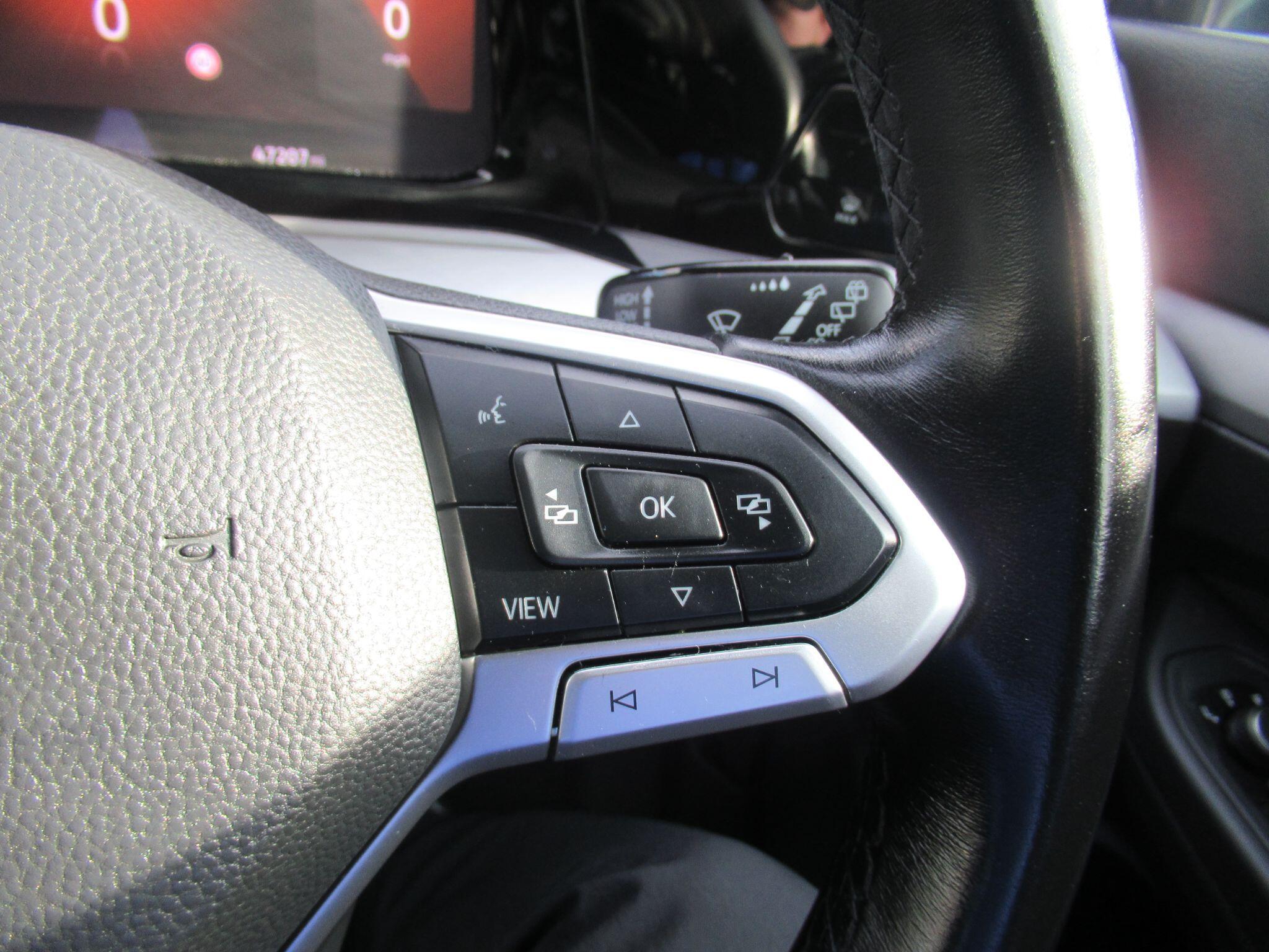 Volkswagen Golf - Image 19