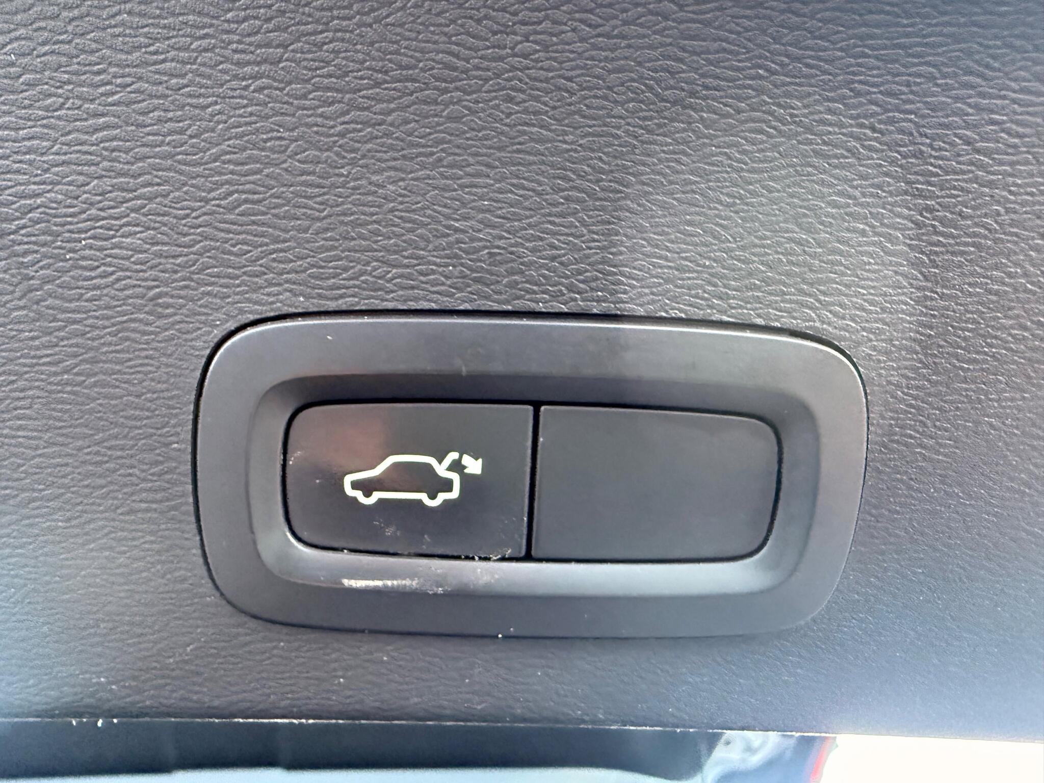 Volvo XC40 - Image 14