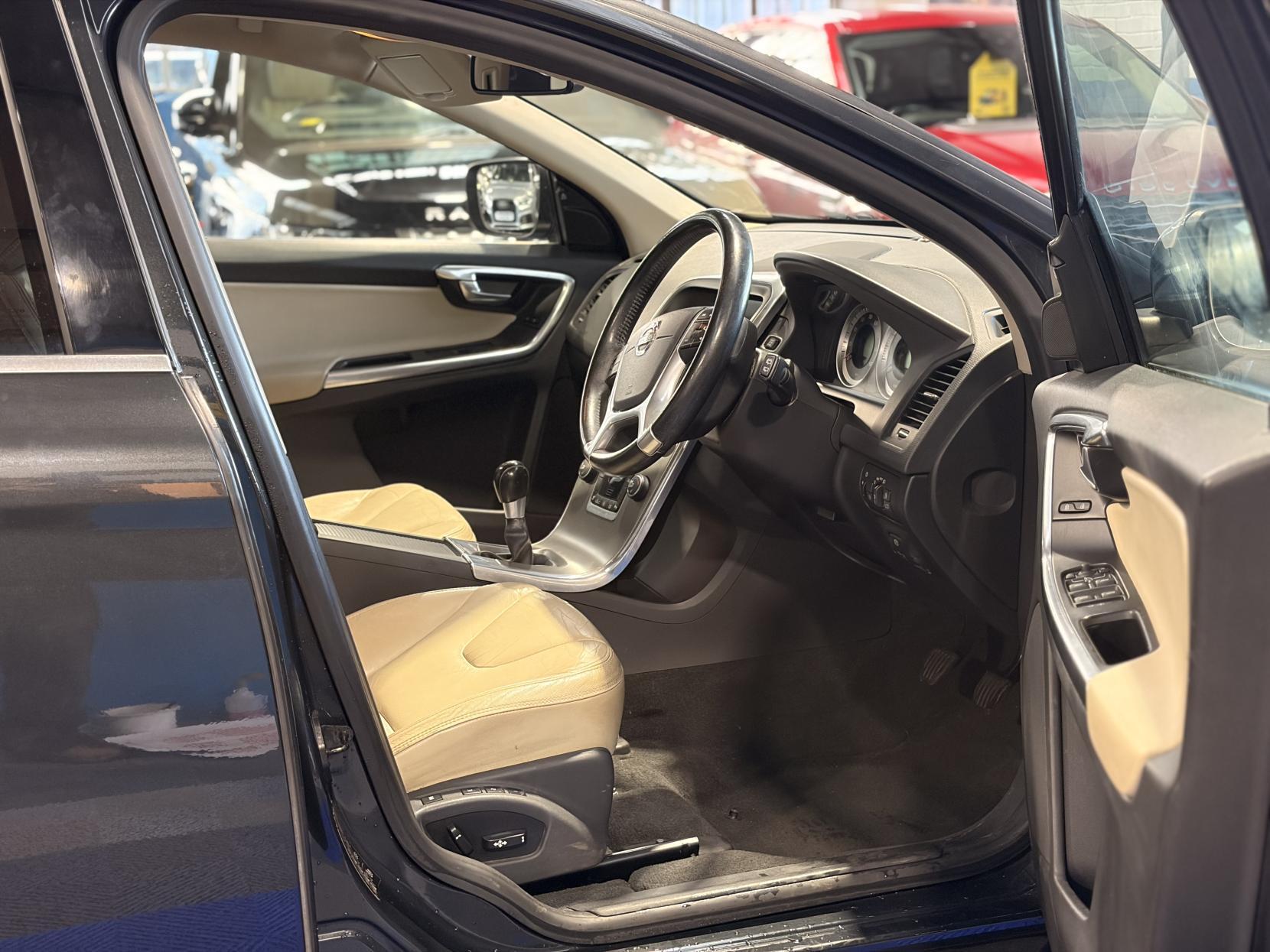 Volvo XC60 - Image 20