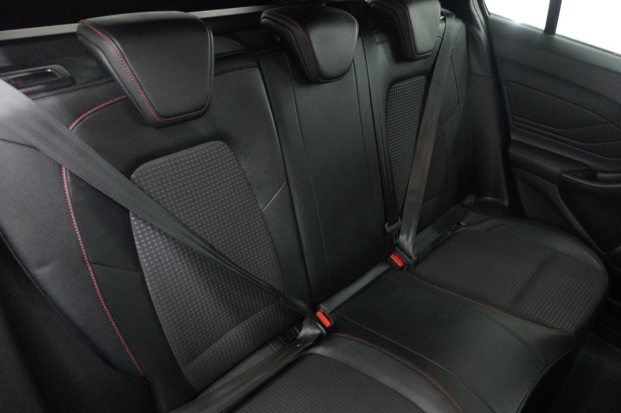 Ford Focus - Image 20