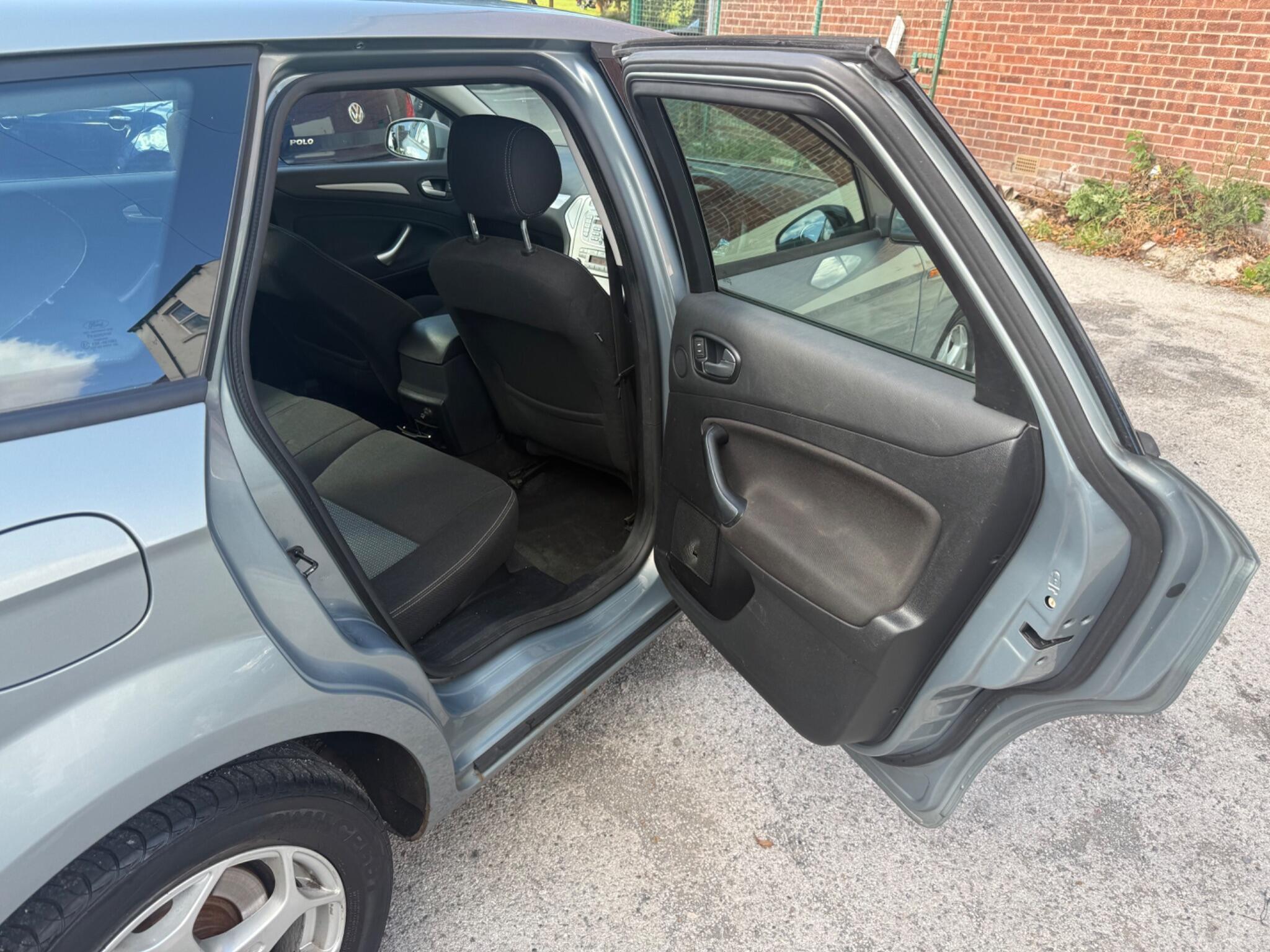 Ford Mondeo - Image 15