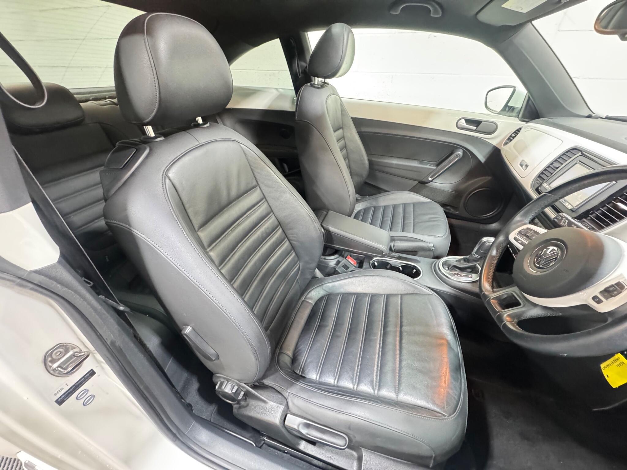 Volkswagen Beetle - Image 8