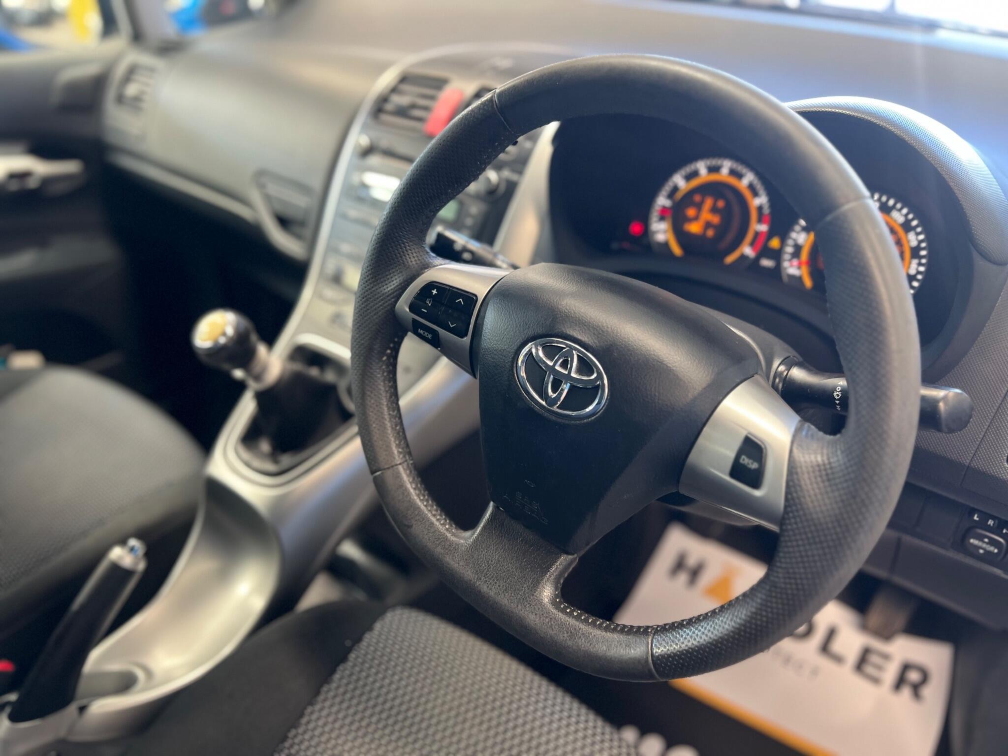 Toyota Auris - Image 22