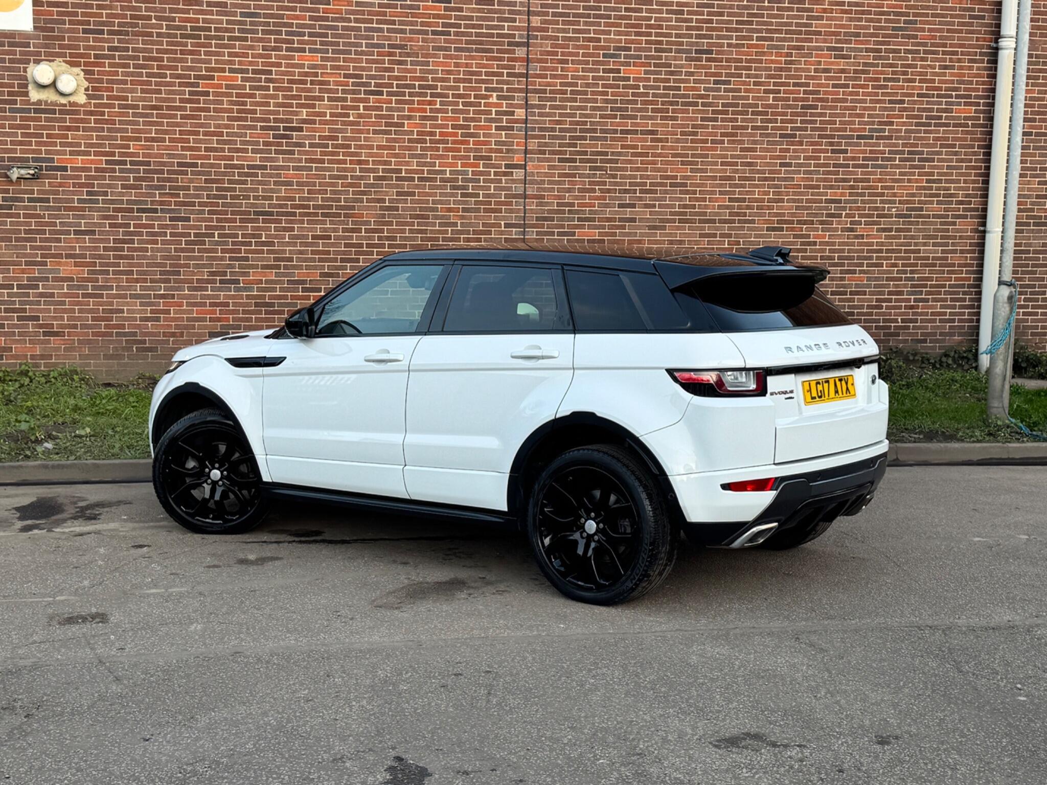 Land Rover Range Rover Evoque - Image 13