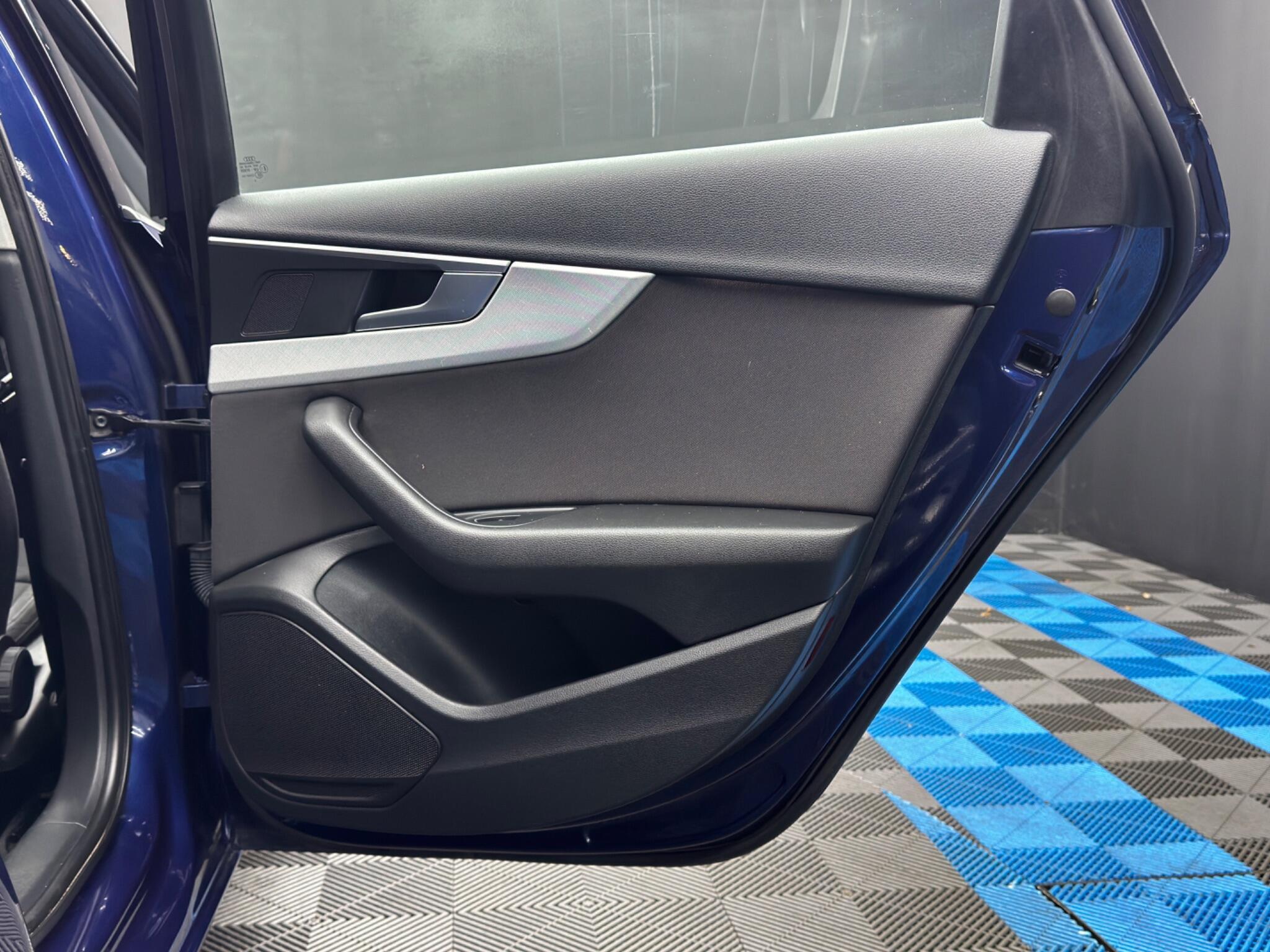 Audi A4 Avant - Image 42