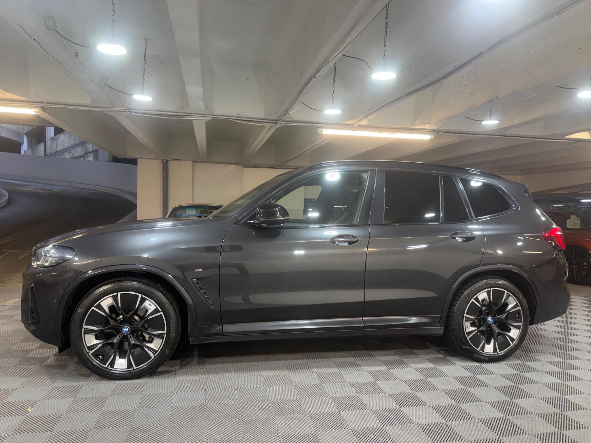 BMW iX3 - Image 2