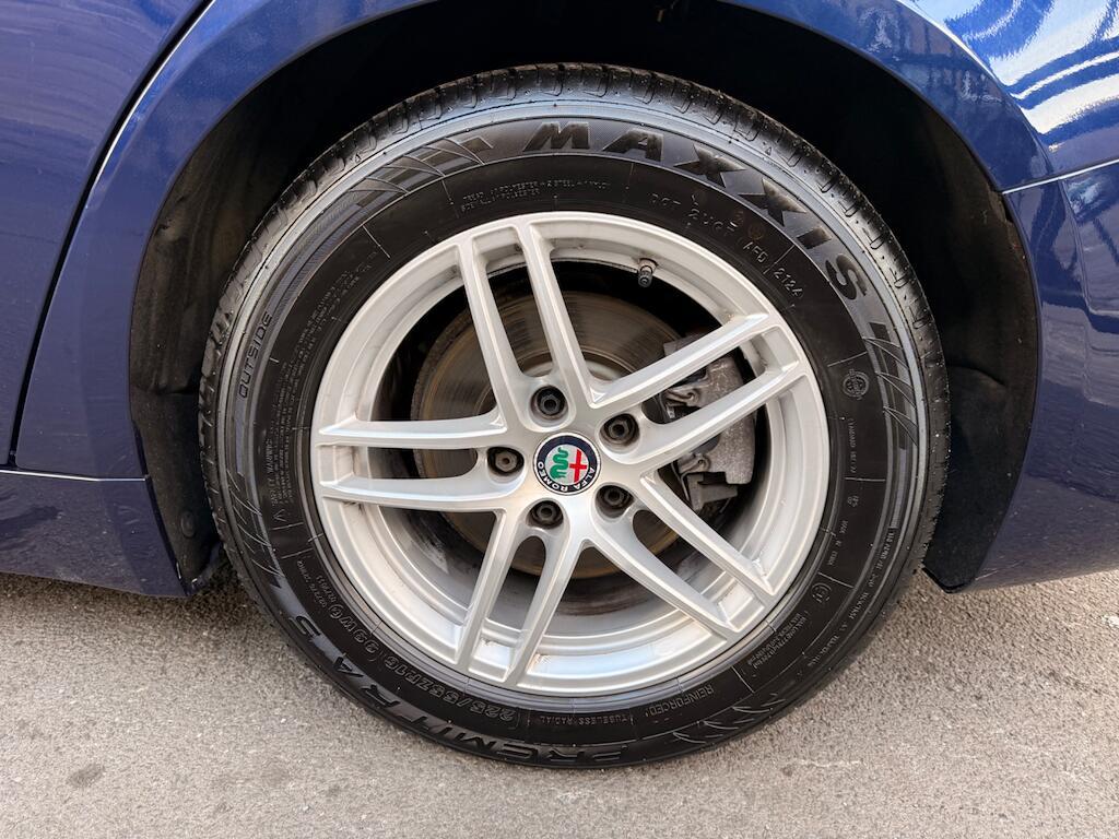 Alfa Romeo Giulia - Image 17