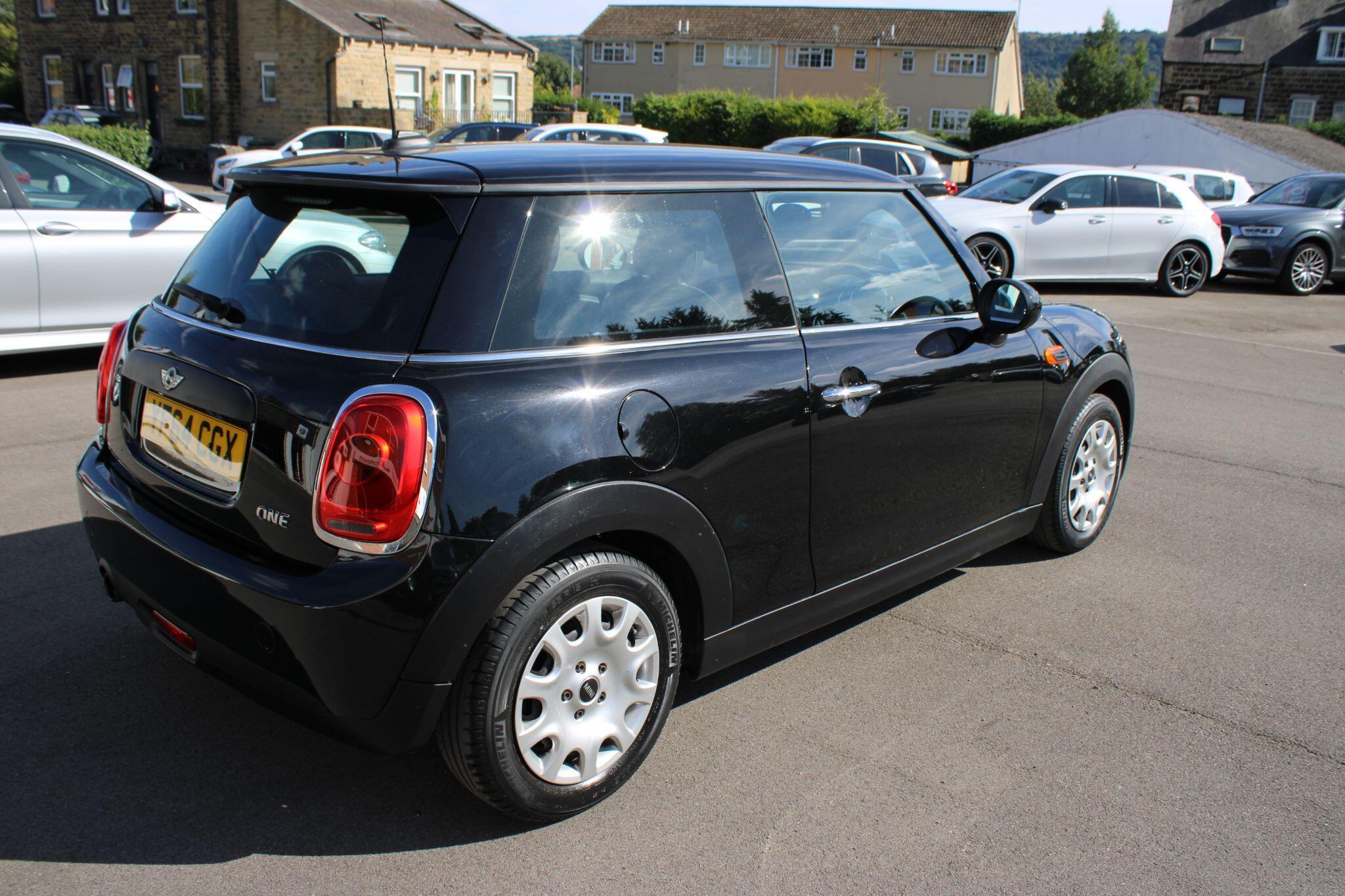 MINI Hatch - Image 13