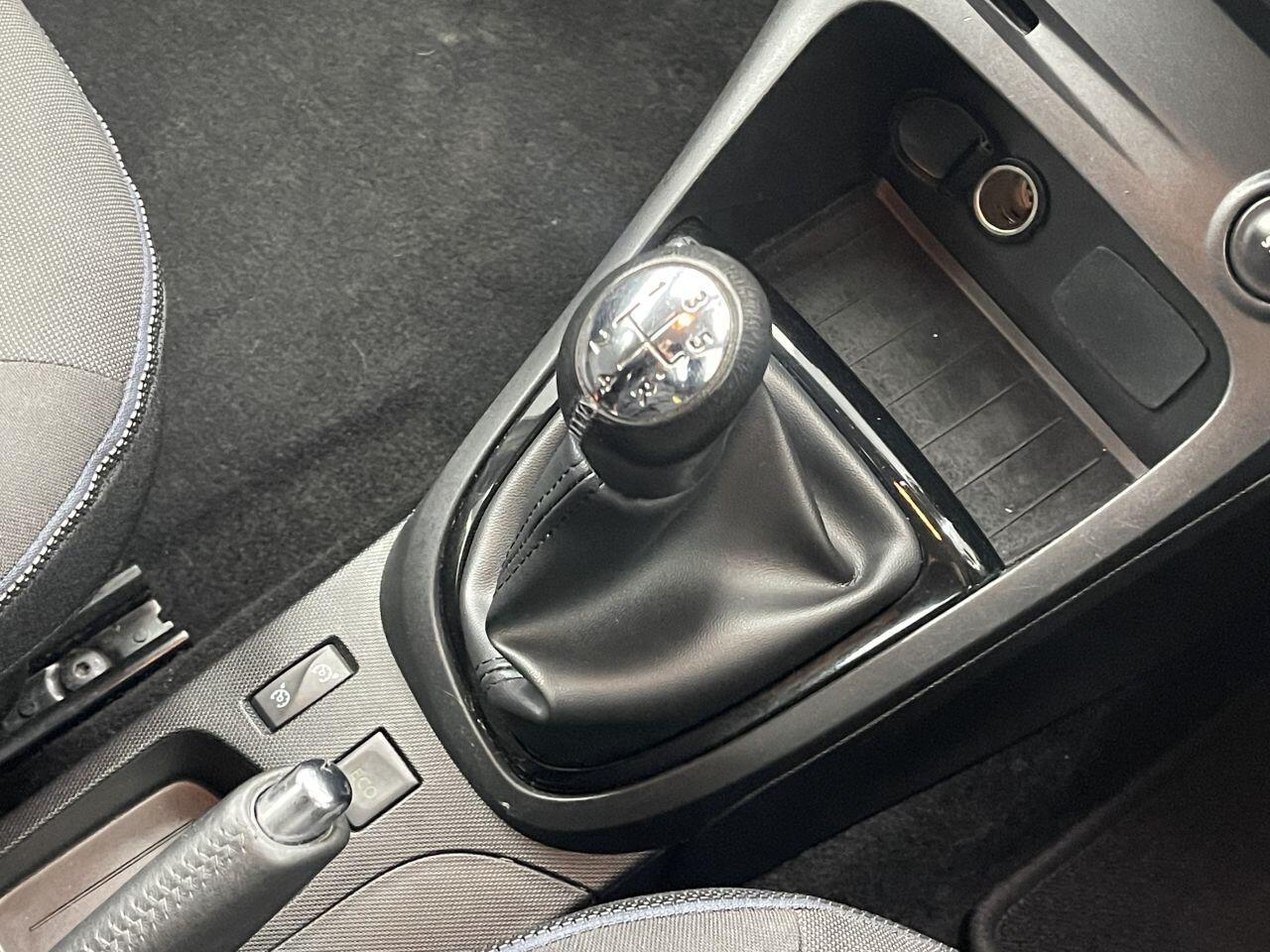 Renault Captur - Image 39