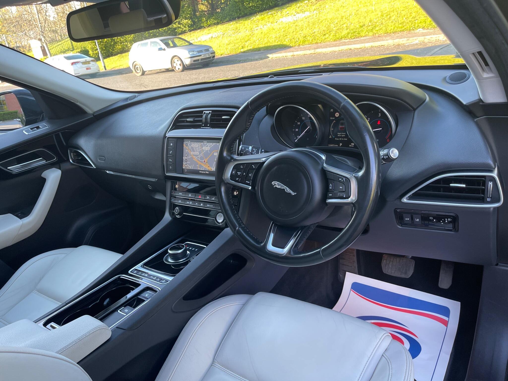 Jaguar F-Pace - Image 23