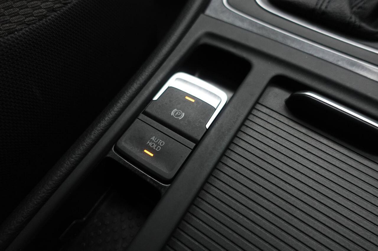 Volkswagen Golf - Image 55