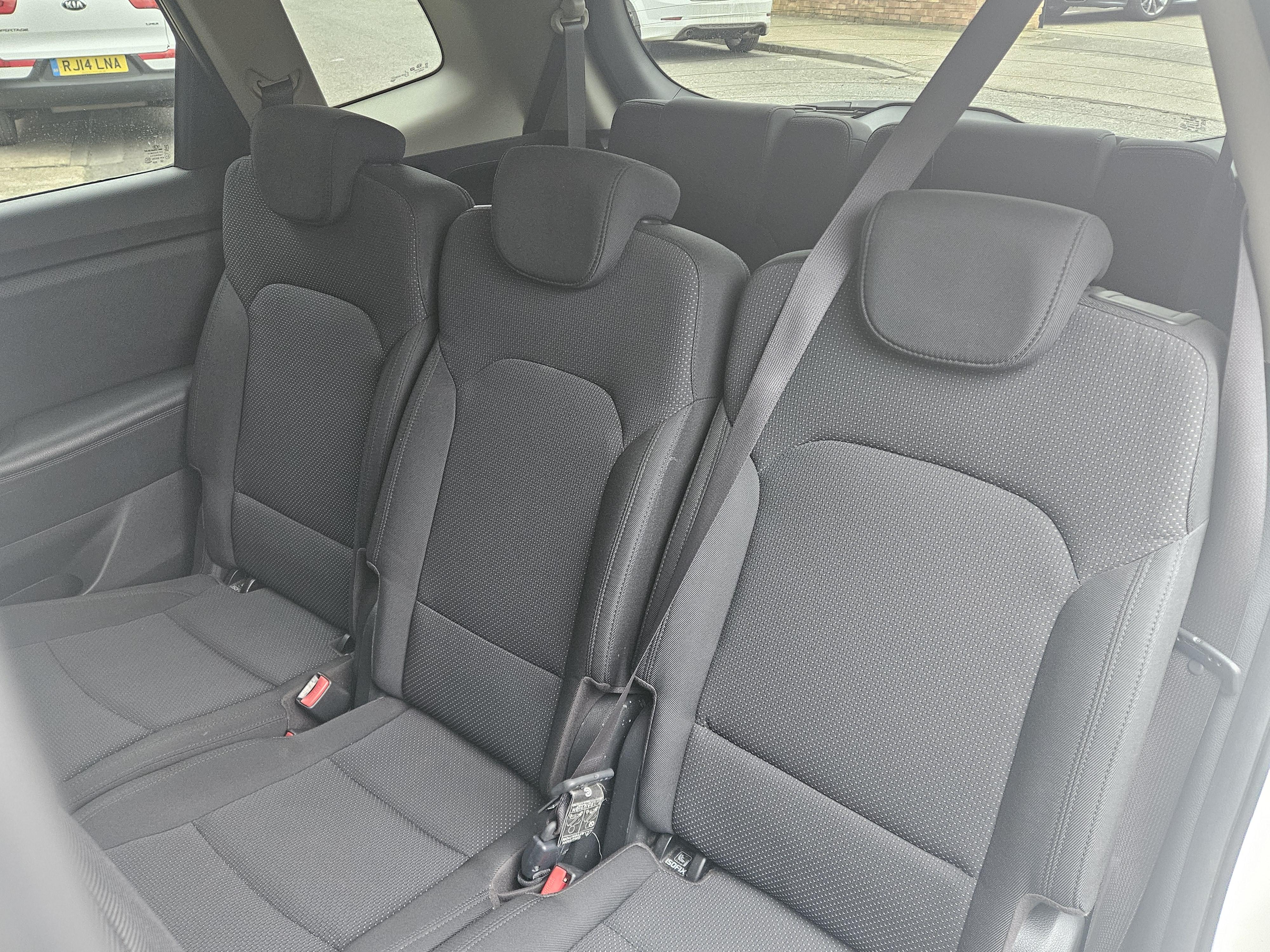 Kia Carens - Image 20