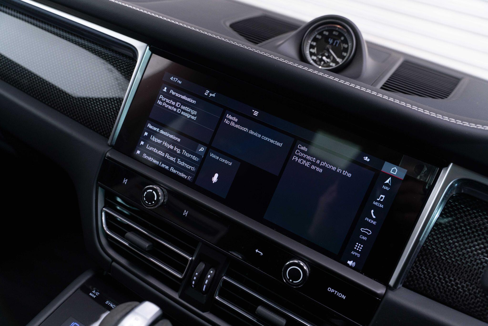 Porsche Macan - Image 31