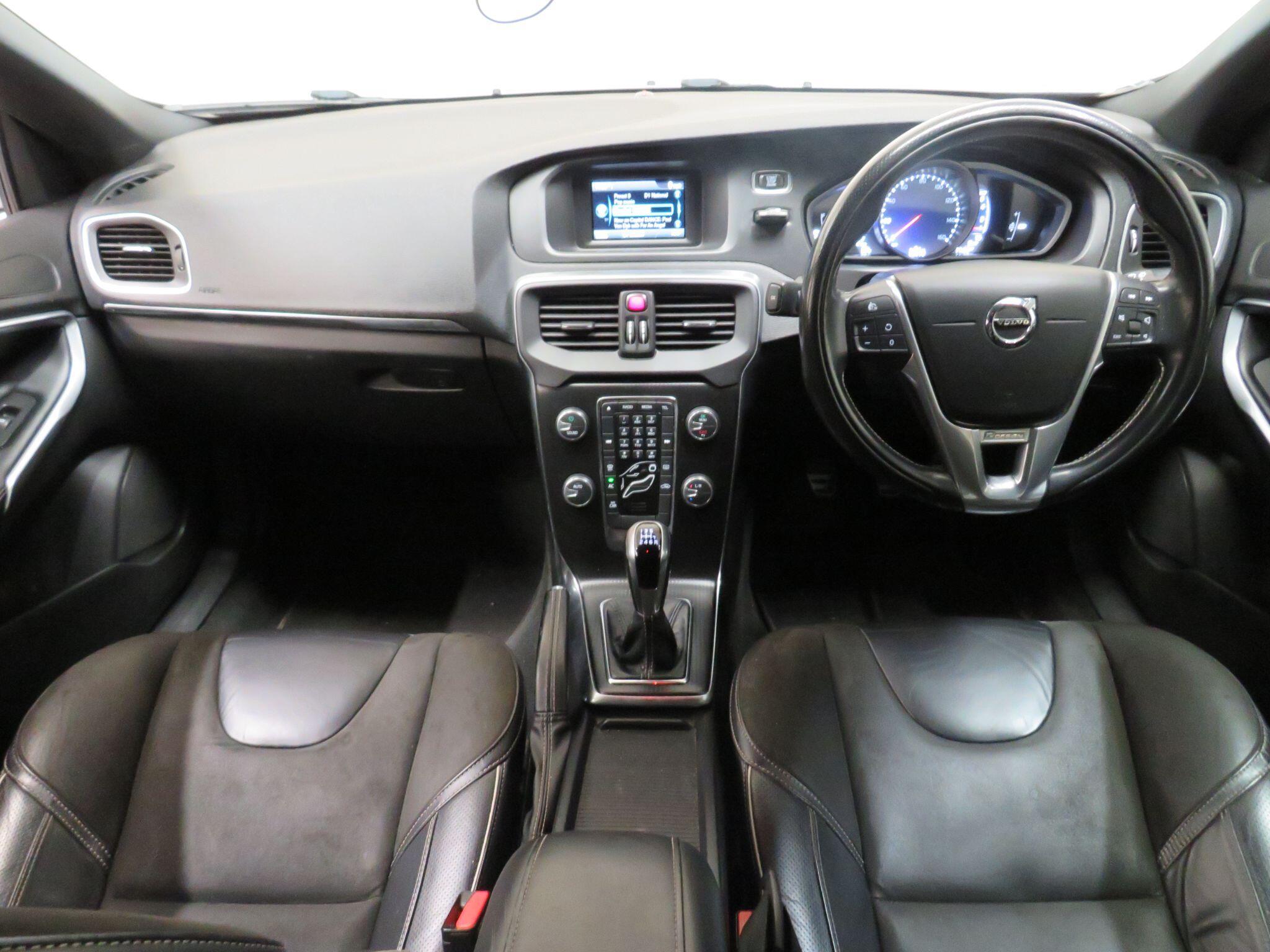 Volvo V40 - Image 17