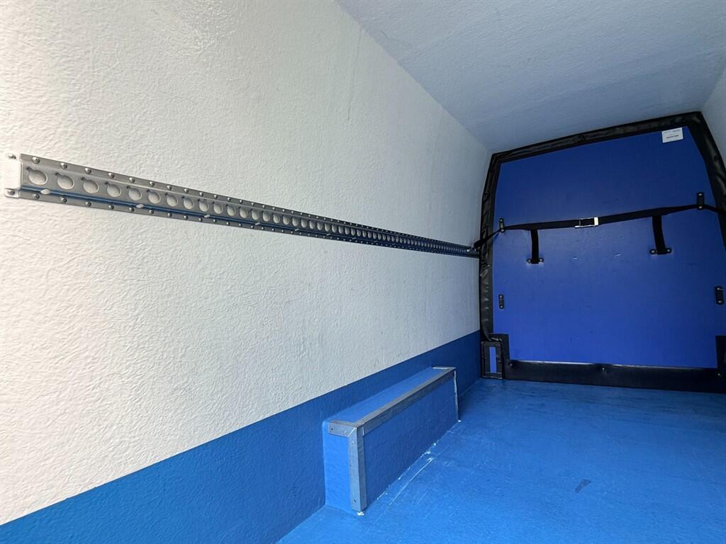 Mercedes Sprinter - Image 10
