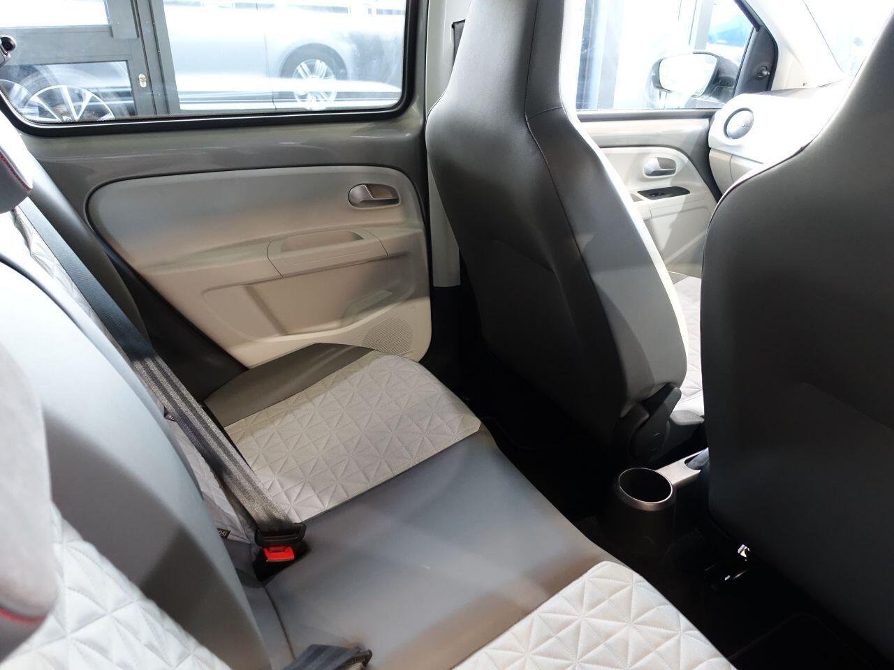 Volkswagen up! - Image 15