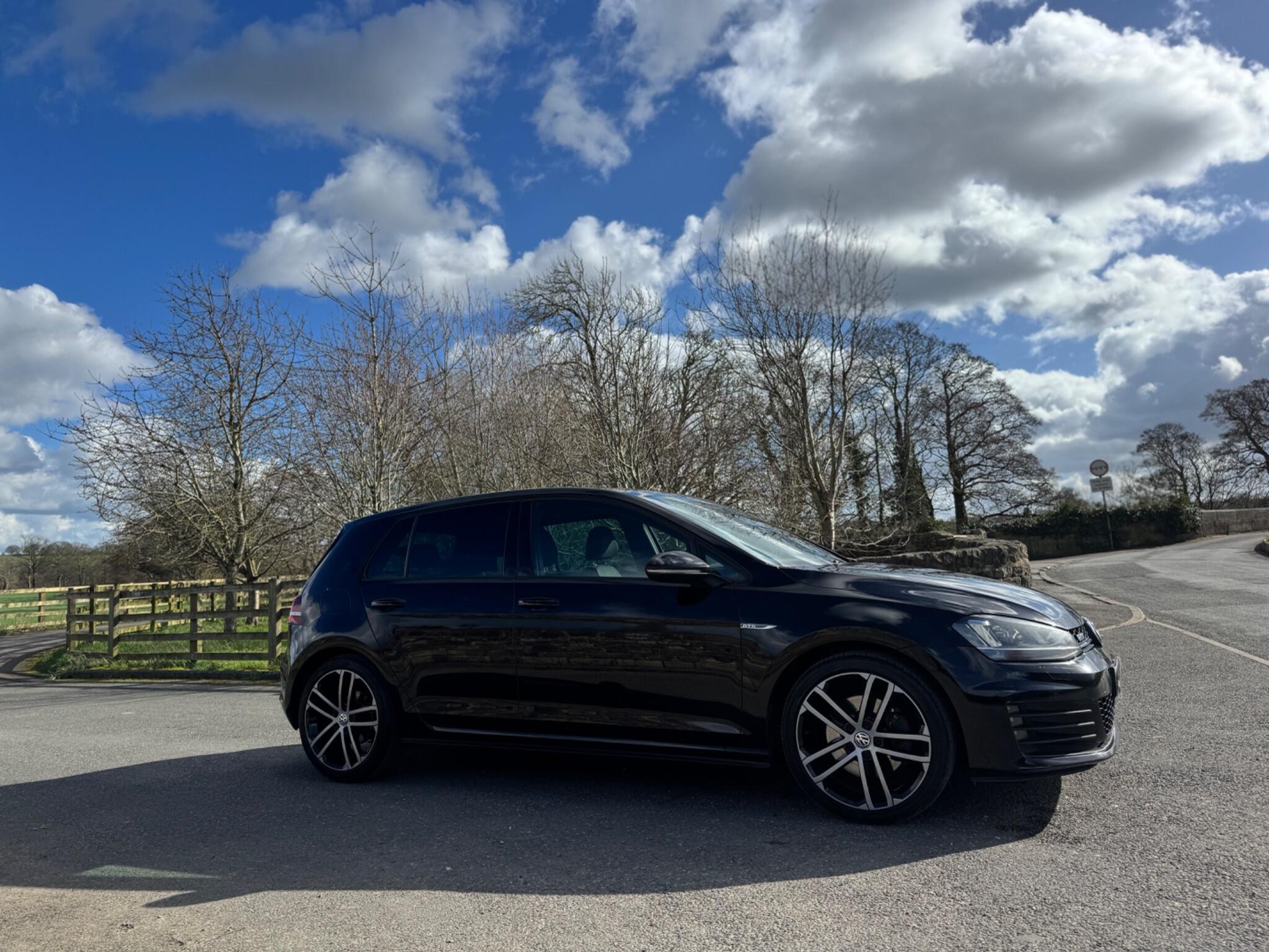 Volkswagen Golf - Image 14