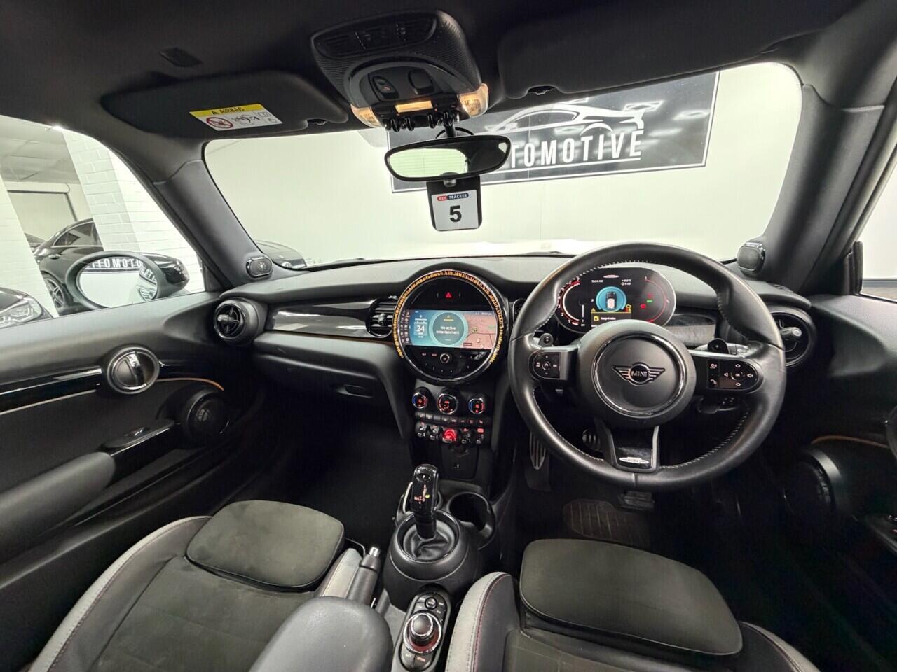 MINI Hatch - Image 2