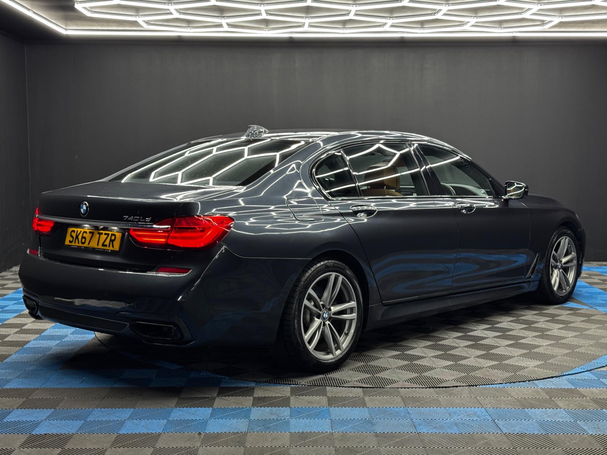BMW 7 Series - Image 5