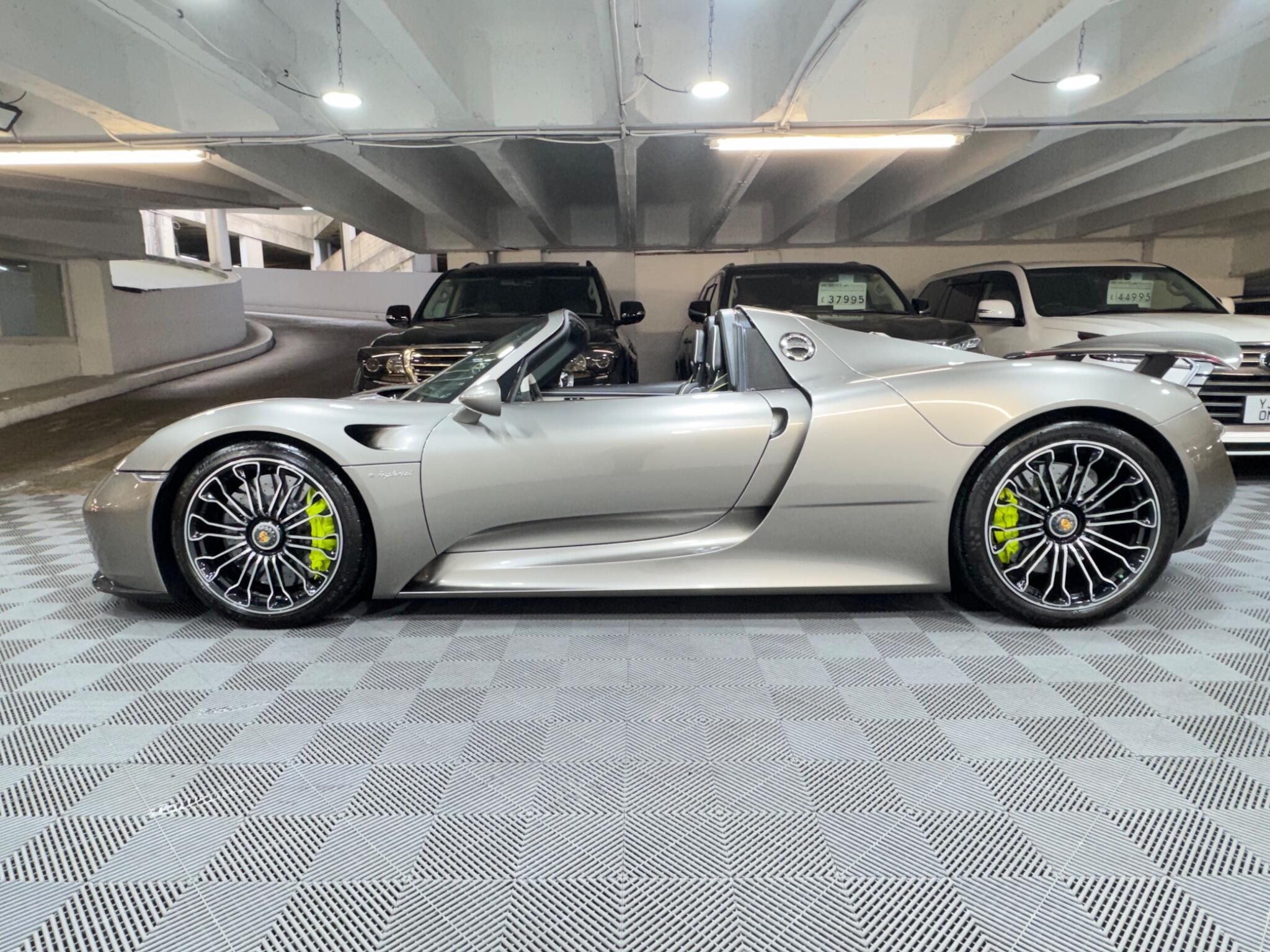 Porsche 918 - Image 3