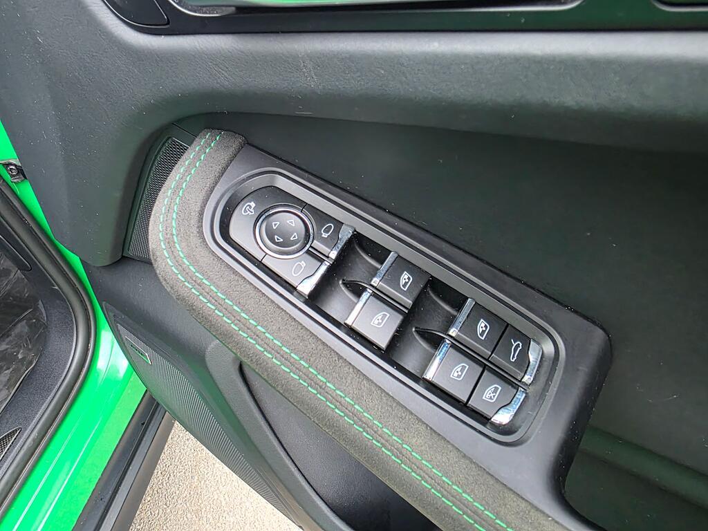 Porsche Macan - Image 33