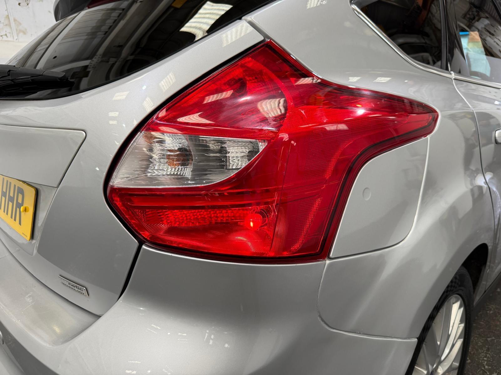 Ford Focus - Image 14