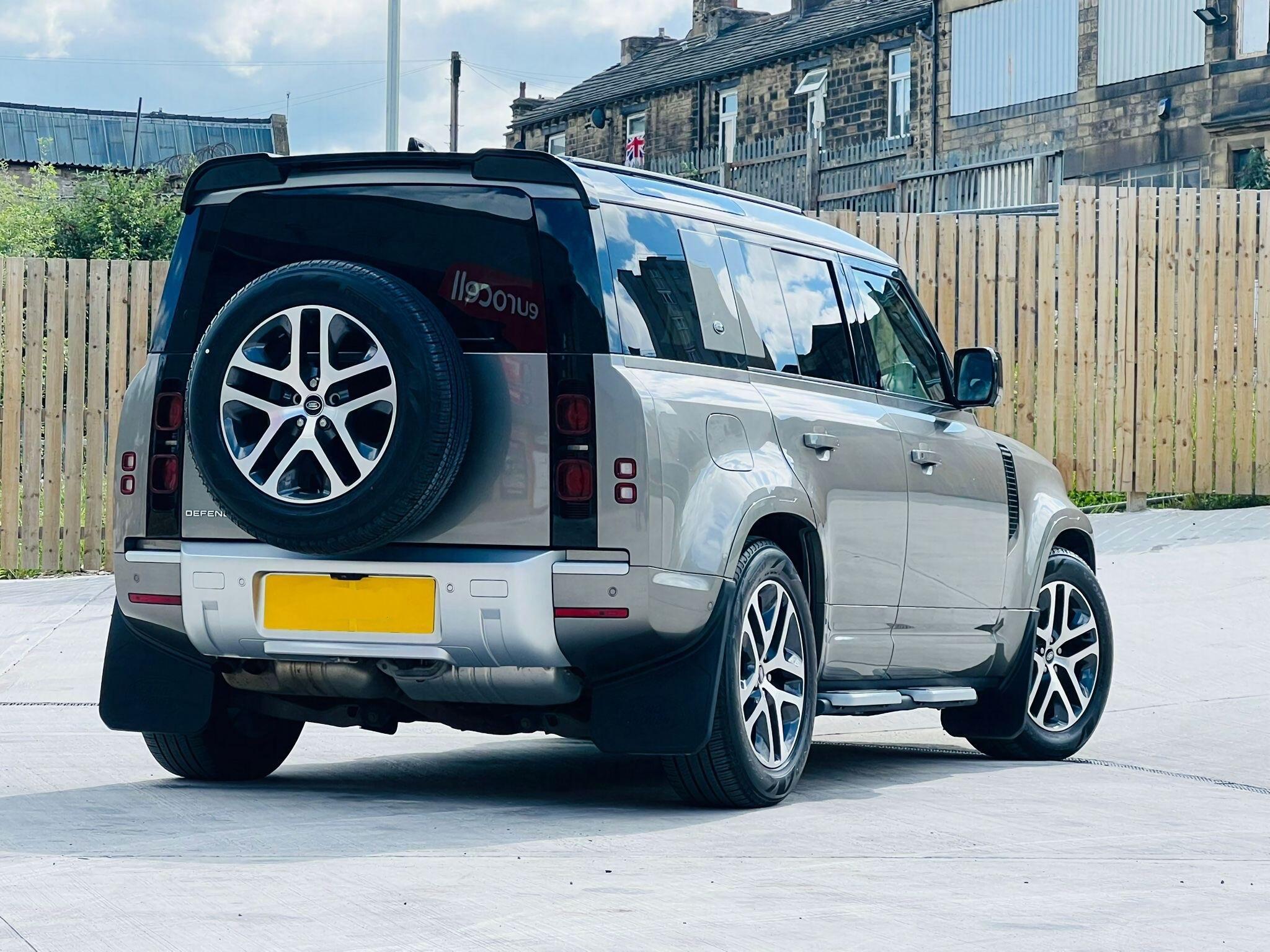 Land Rover Defender 110 - Image 4