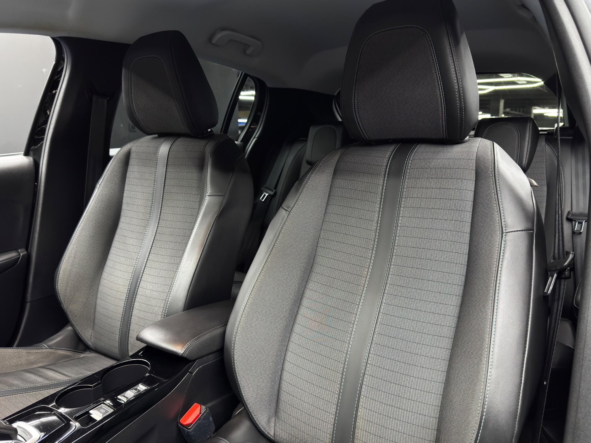 Peugeot 208 - Image 14