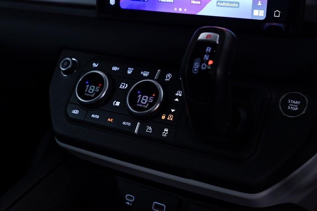 Land Rover Defender 110 - Image 16