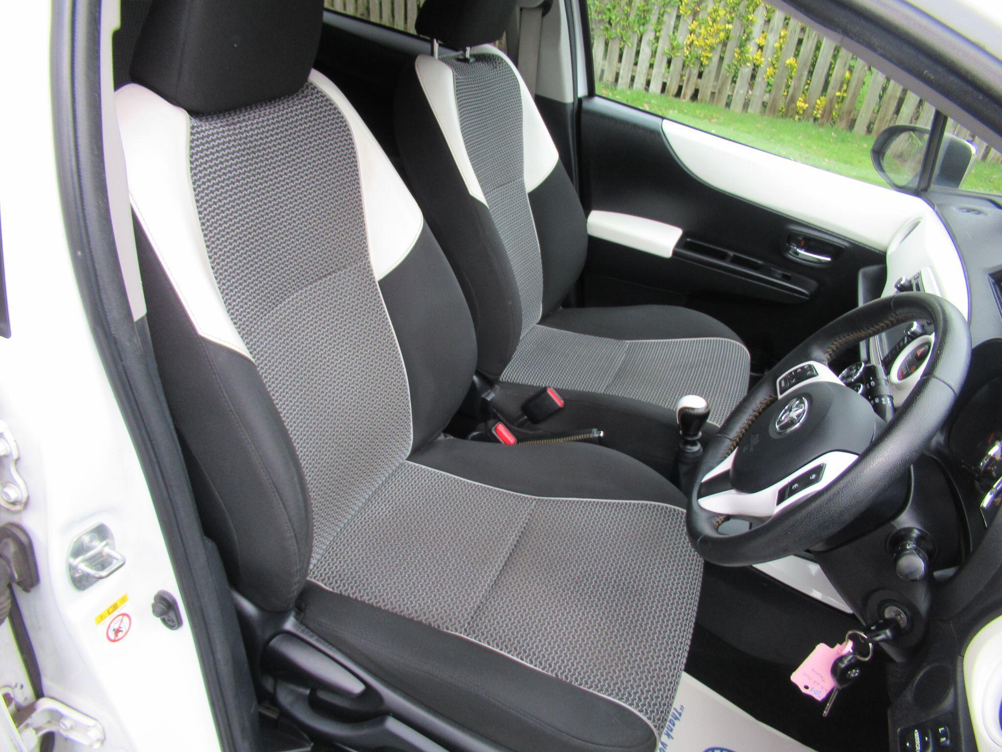 Toyota Yaris - Image 19