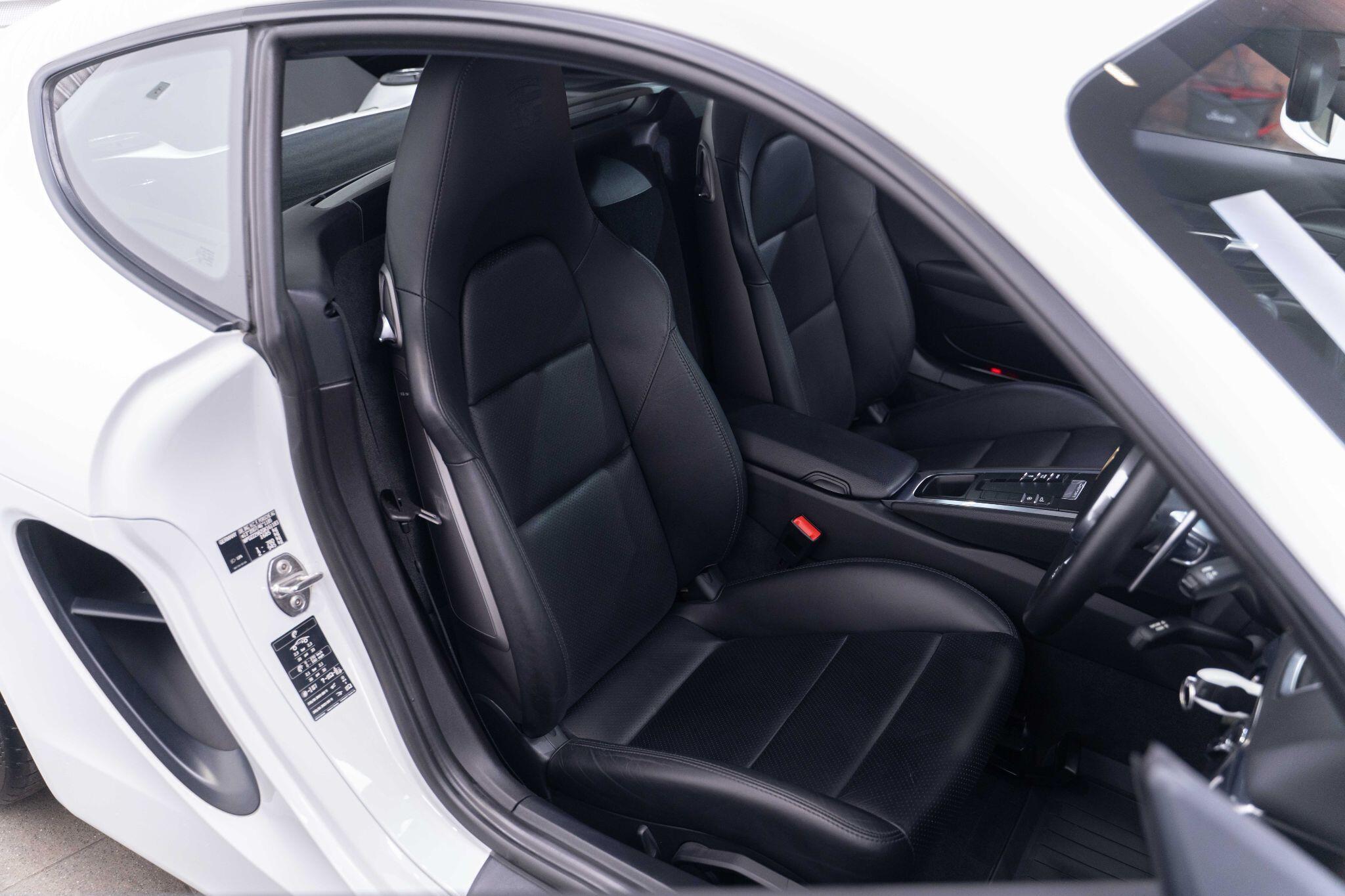 Porsche Cayman - Image 4