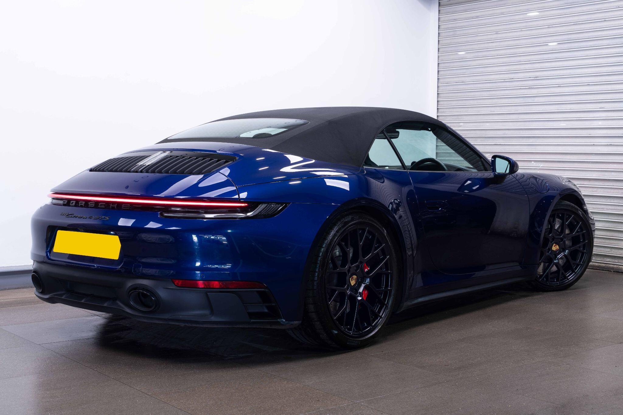 Porsche 911 - Image 4