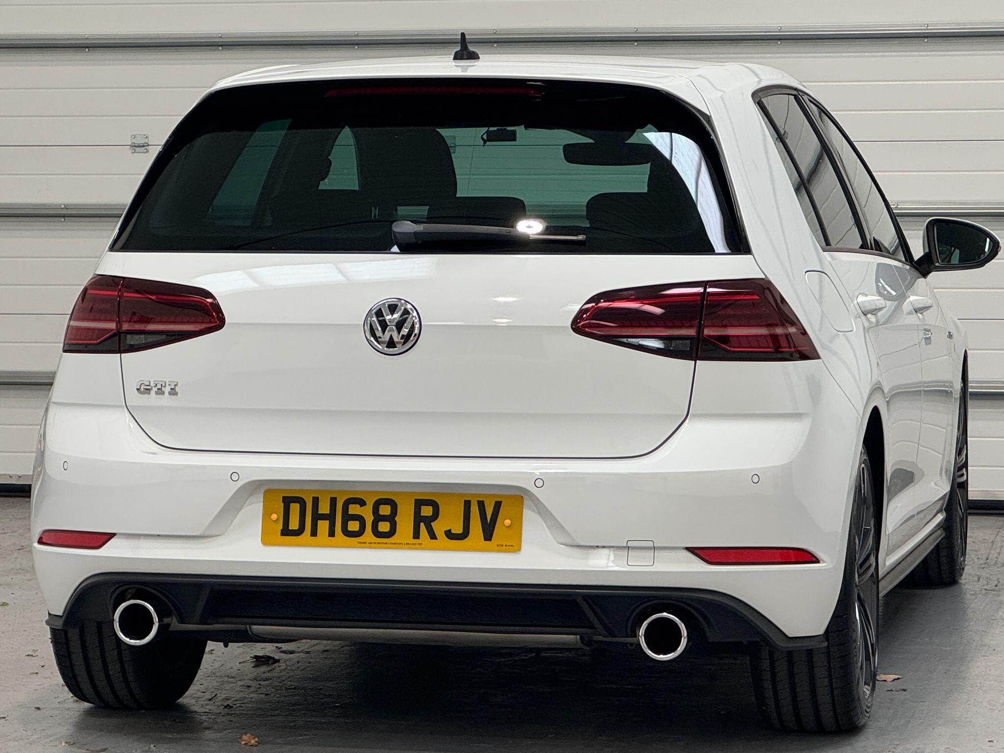 Volkswagen Golf - Image 12